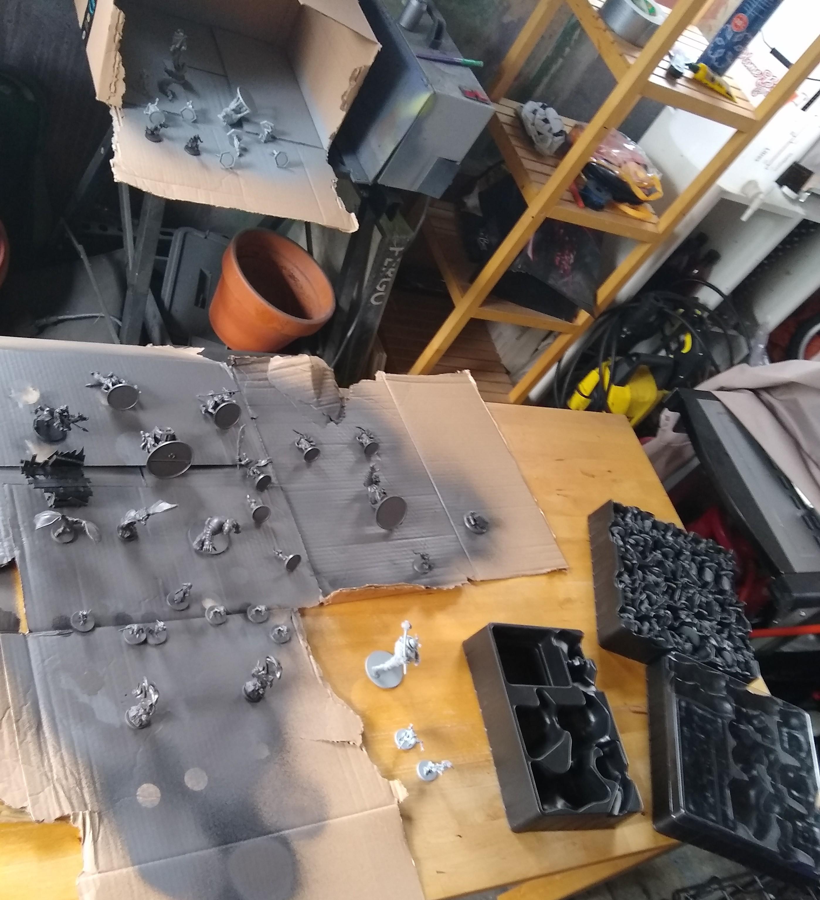 Box full of evil priming