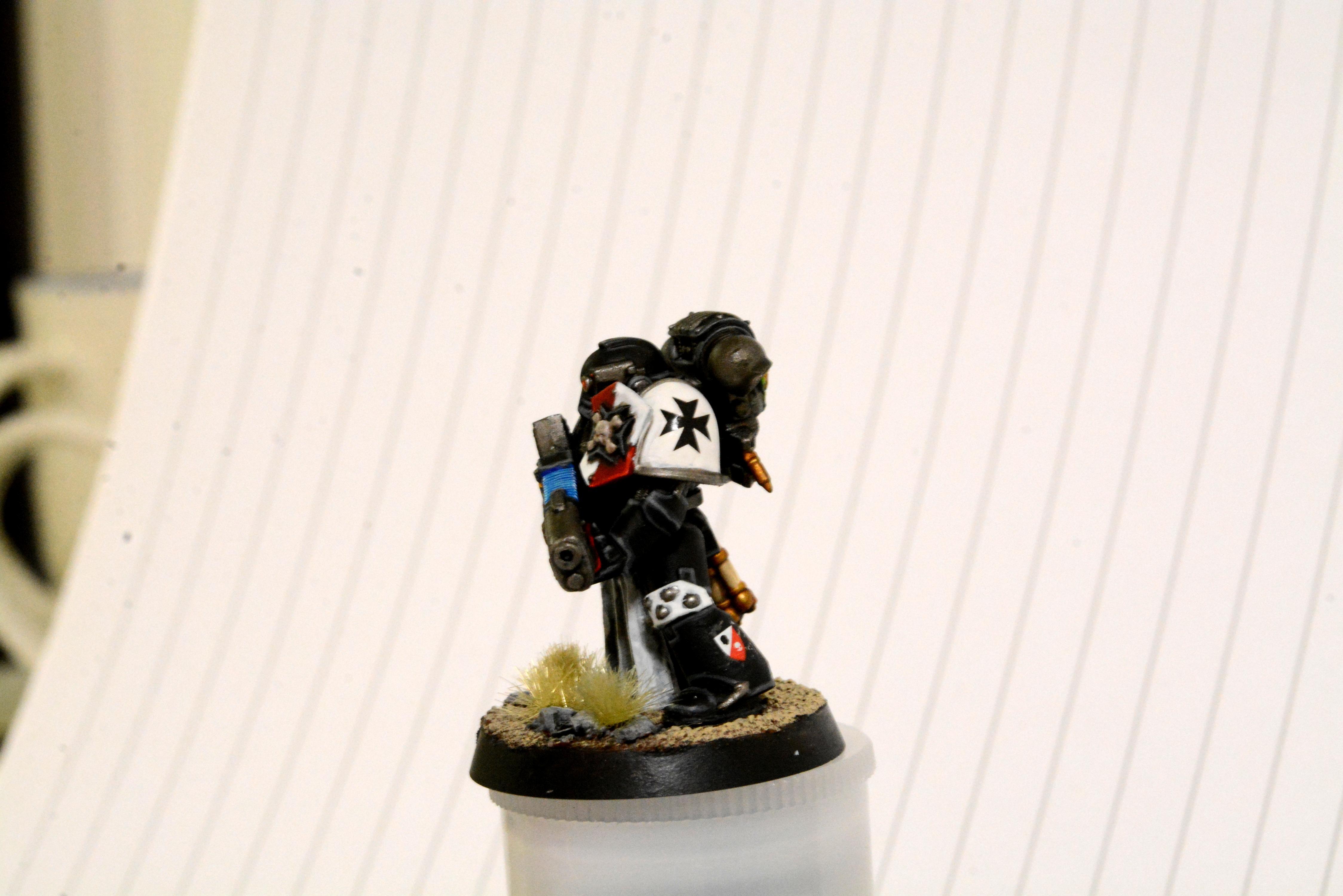 Assault, Black, Black Templars, Coil, Crusade, Crusader Squad, Glow, Hazard Stripes, Plasma, Plasma Glow, Plasma Gun, Red, Space Marines, Templars, Warhammer 40,000, White