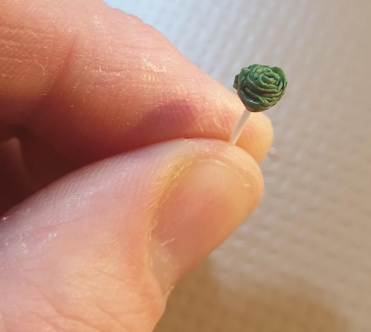 28mm Rose, Sculpting Roses