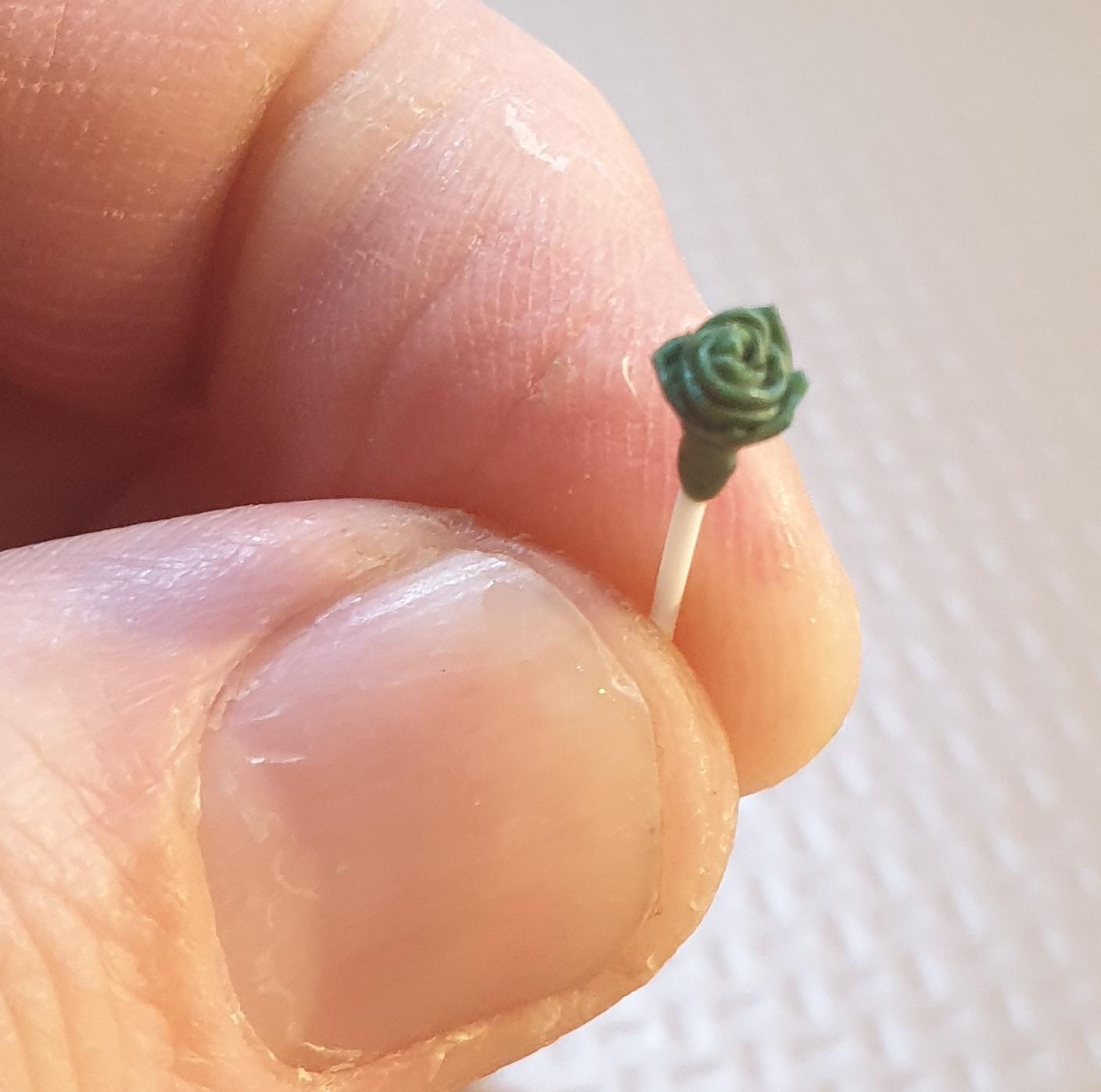 28mm Rose, Sculpting Roses