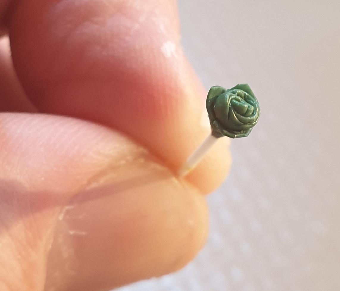 28mm Rose, Sculpting Roses