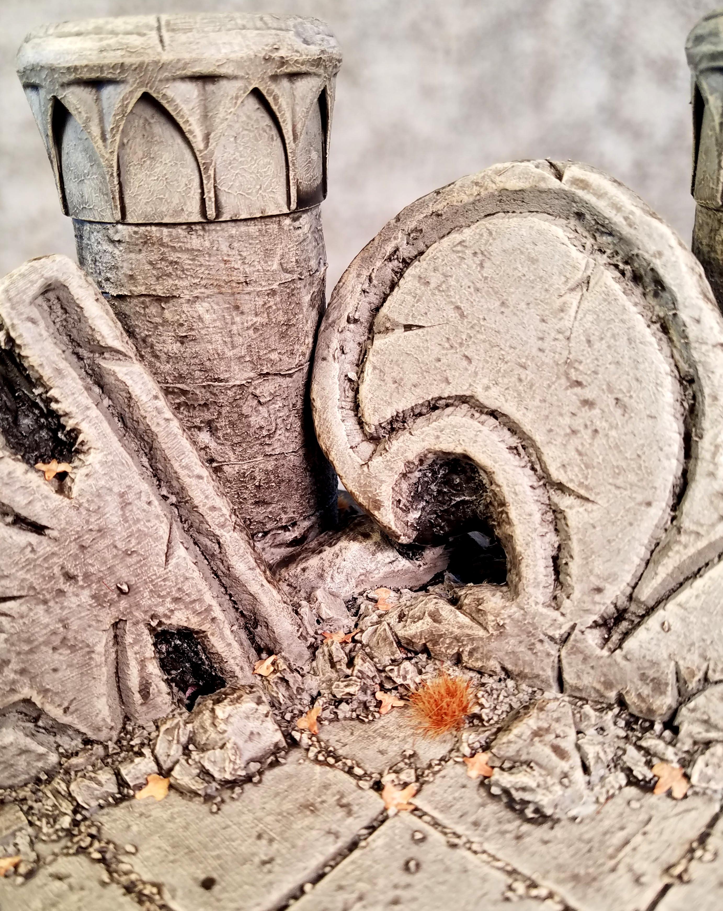 Fleur de lis detail