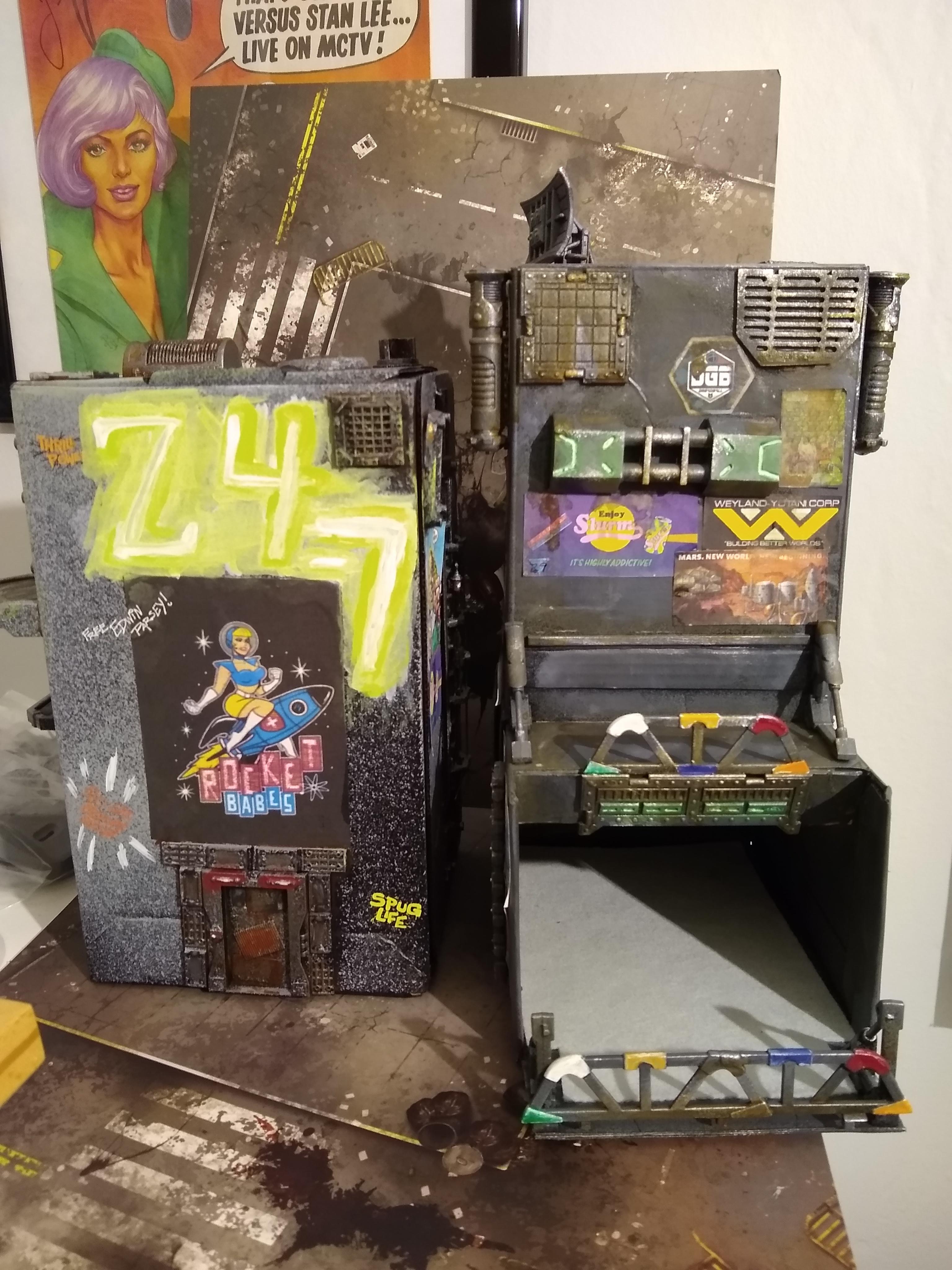 2000ad, Judge Dredd, Rocket Babes comparison