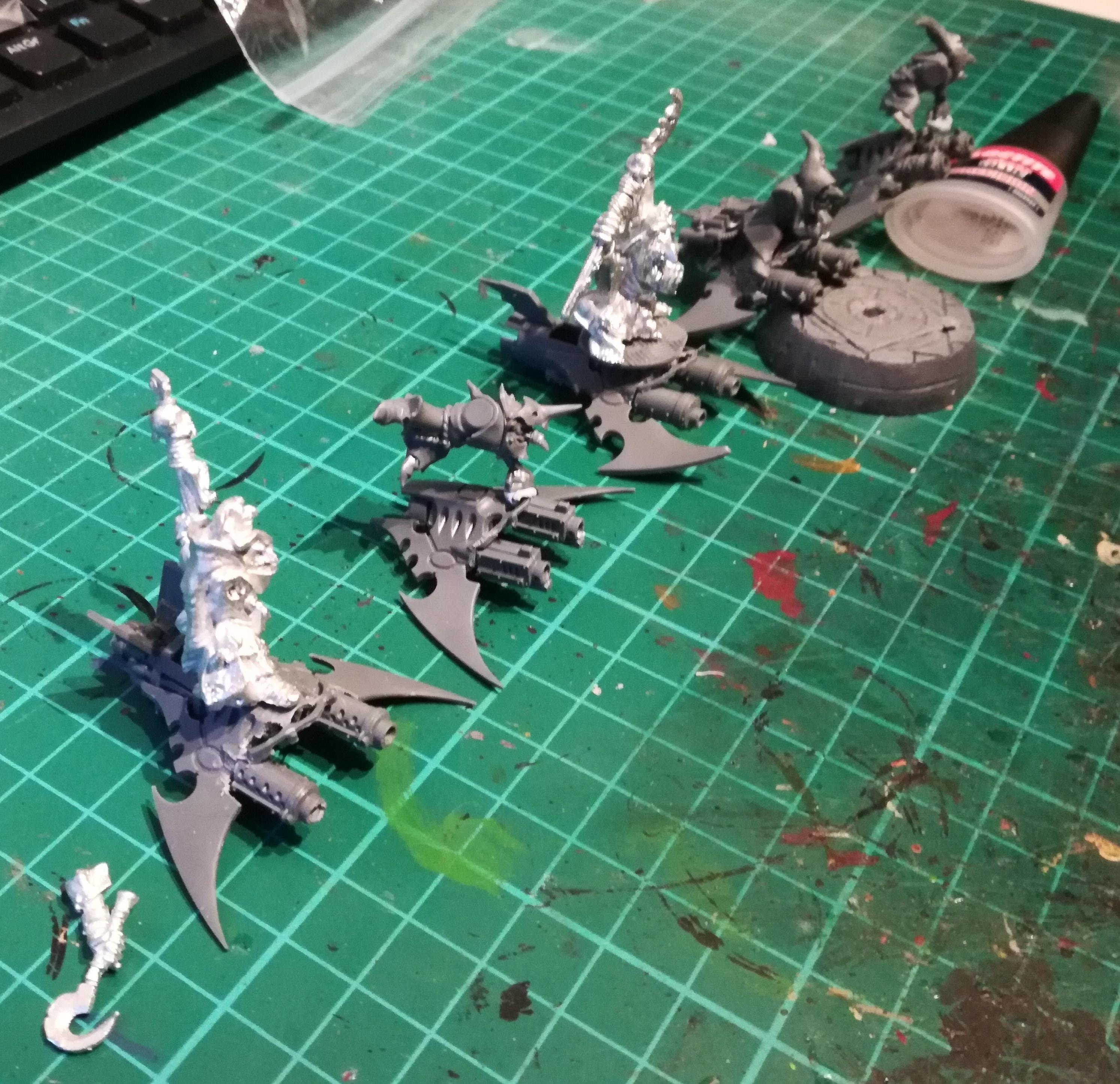 Harlequins, Looniquins, Squig Hopper