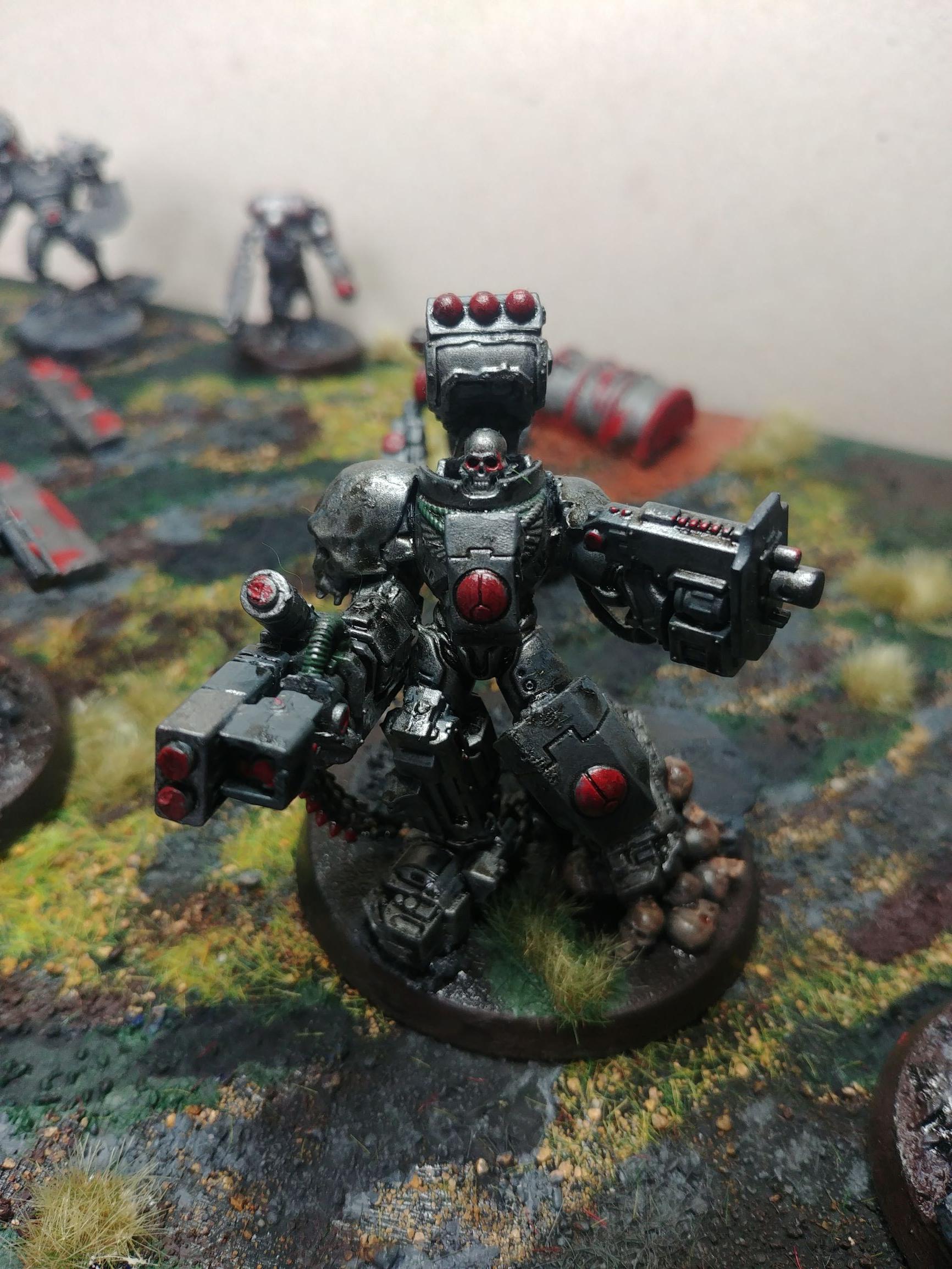 Tau wish they had this beast in their army, on a side note, the shoulder skull should be in red!