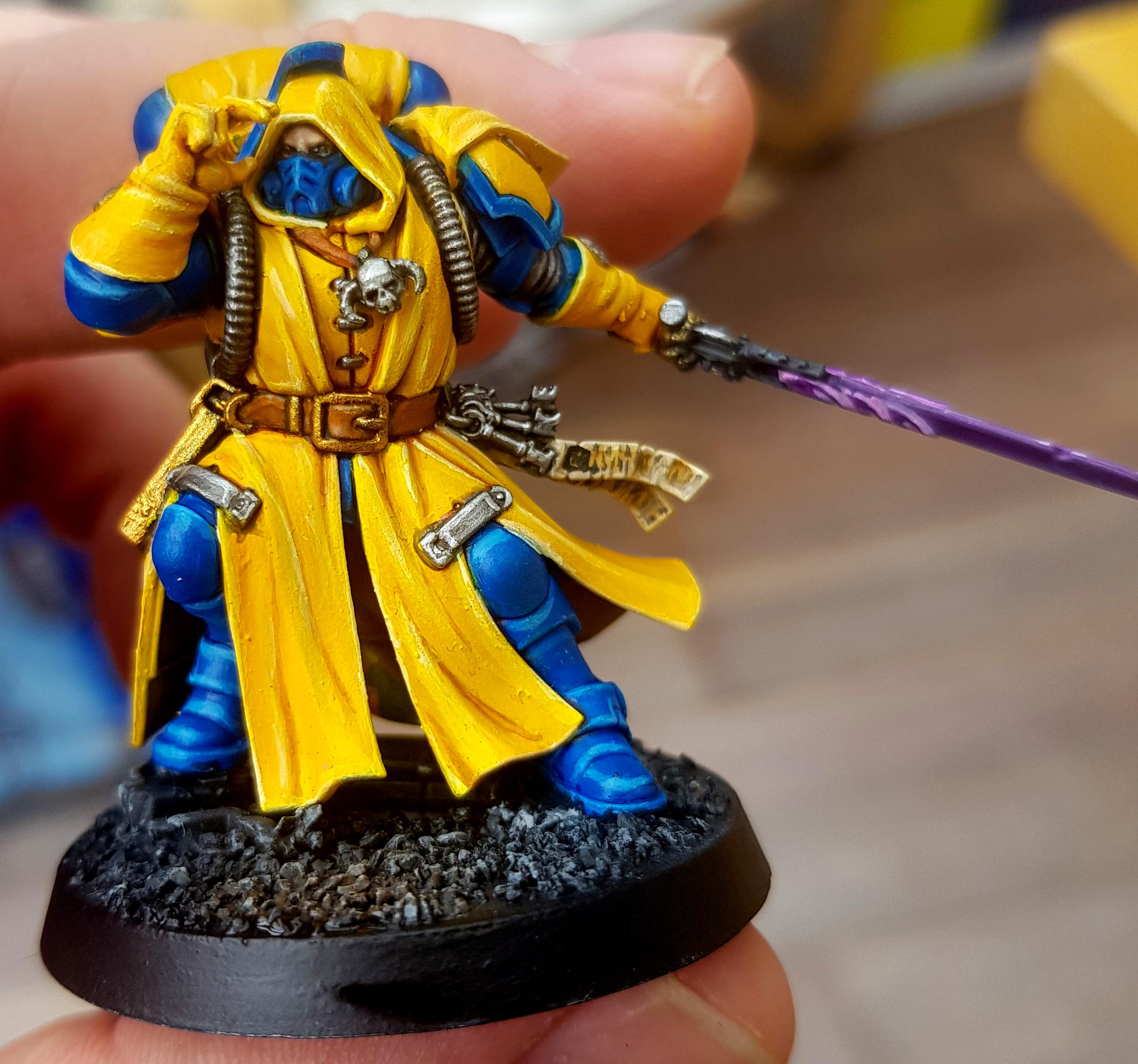 Imperial Fists Librarian