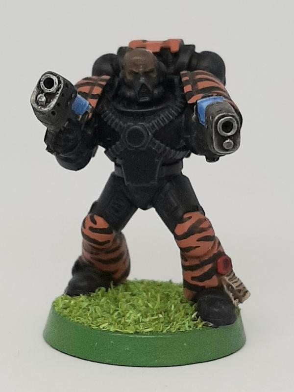 First mini. Way too much Agrax Earthshade, but it helped hide some  mistakes. Feedback please! : r/Warhammer40k