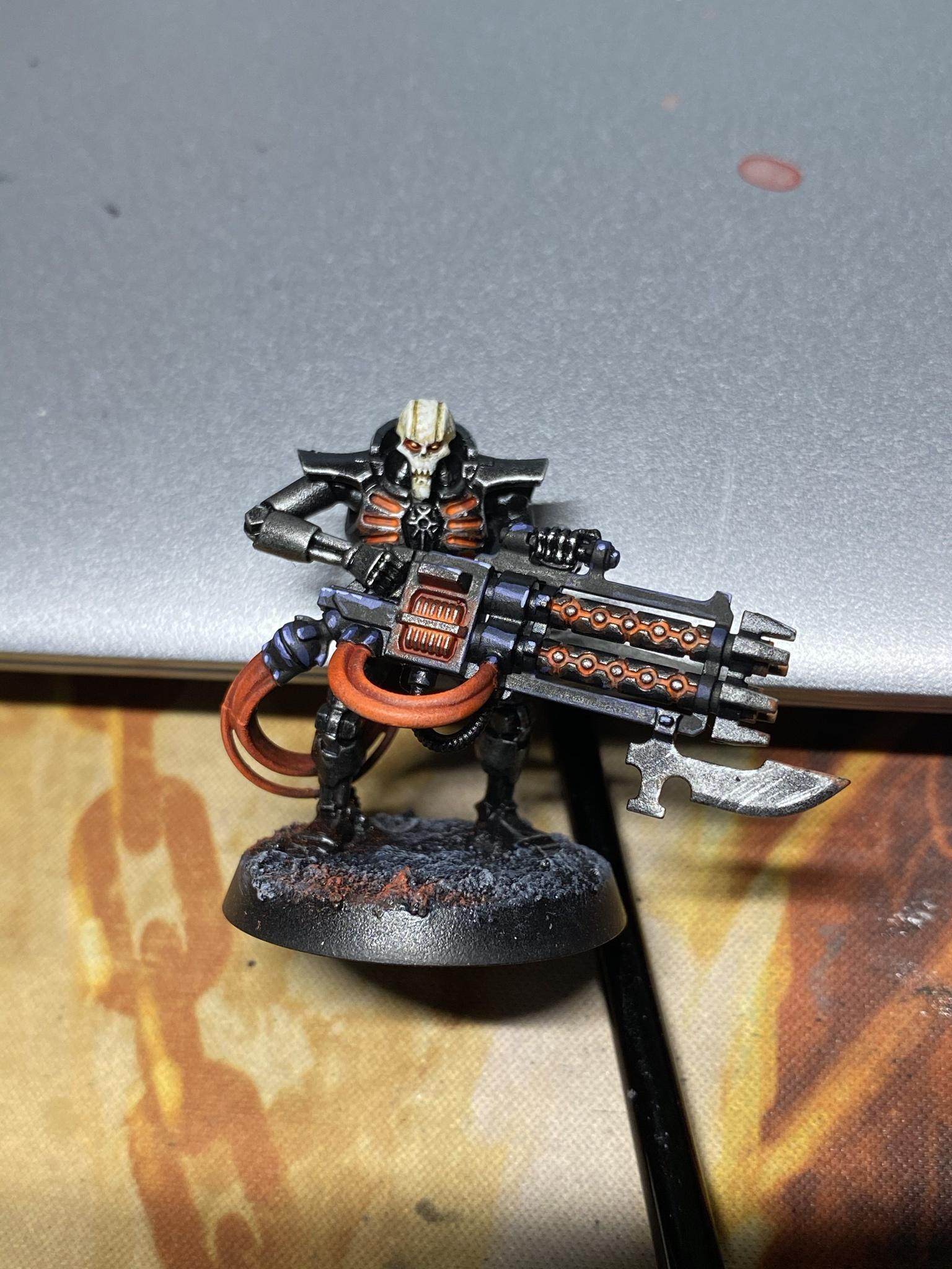 Closeup of an Immortal, needed to differentiate from the warriors at a tabletop level. There will be more off white in the army later with my deathmarks