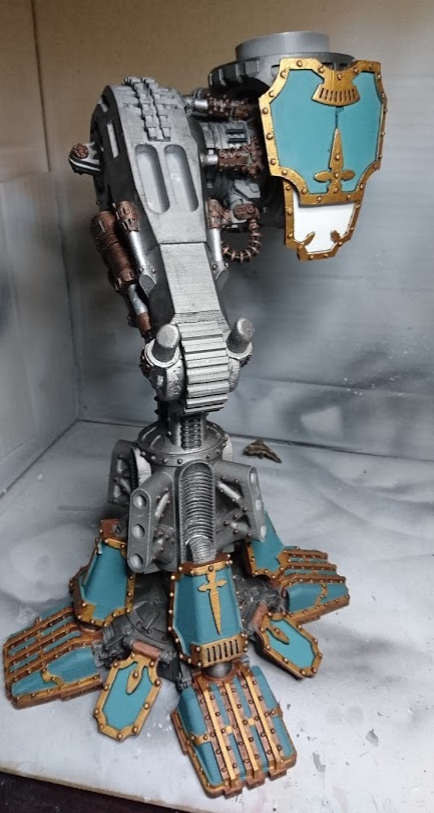 Dry fit of hip and front armour plate just to get an idea of how the scheme looks
