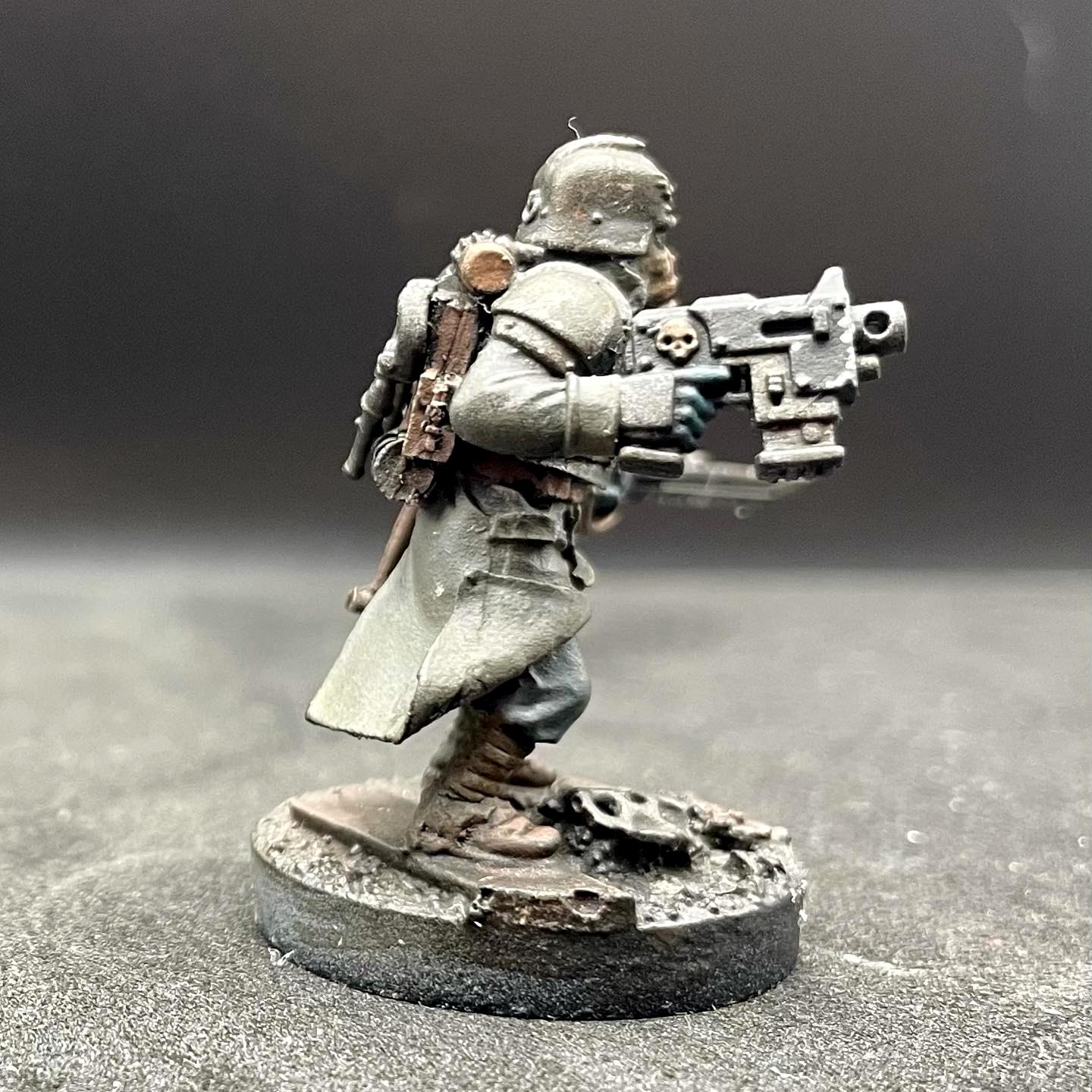 Commander Side On