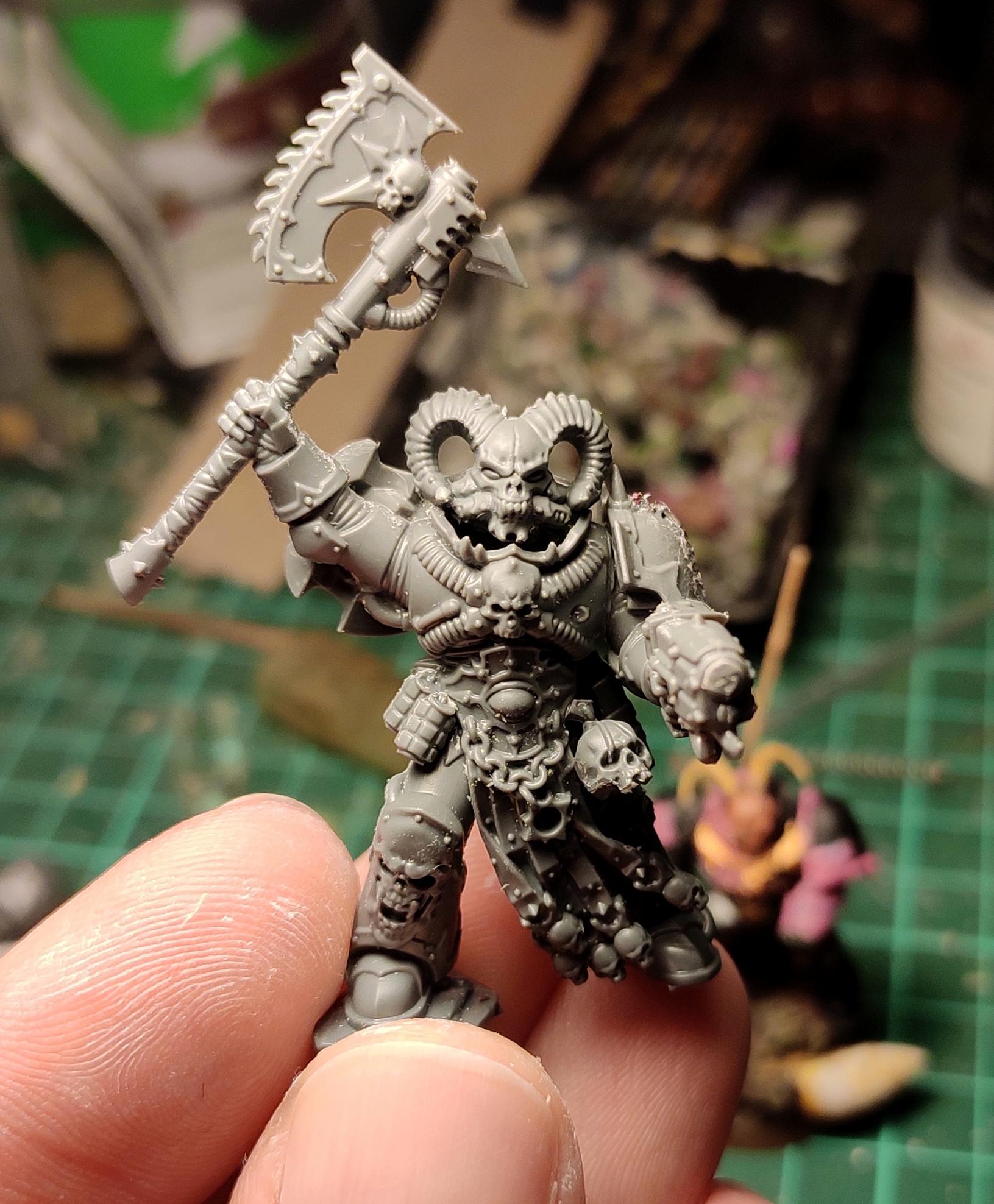 Aspiring Champion, Chain Axe, Chaos, Chaos Space Marines, Conversion, Heresy, Heretic Astartes, Infantry, Kitbash, Plasma, Shadowspear, Traitor Legions, Warhammer 40,000, Word Bearers, Work In Progress