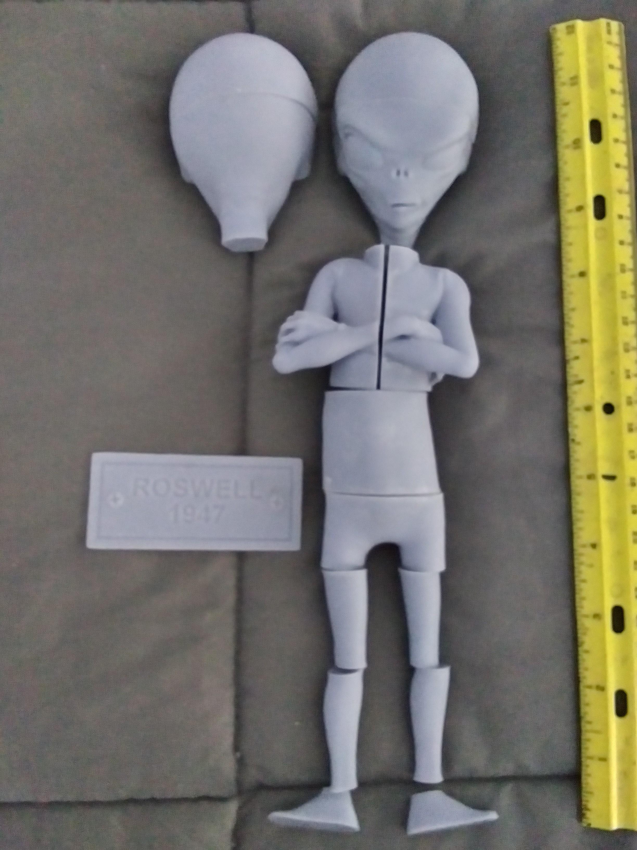 resin alien 12 inches before pic 