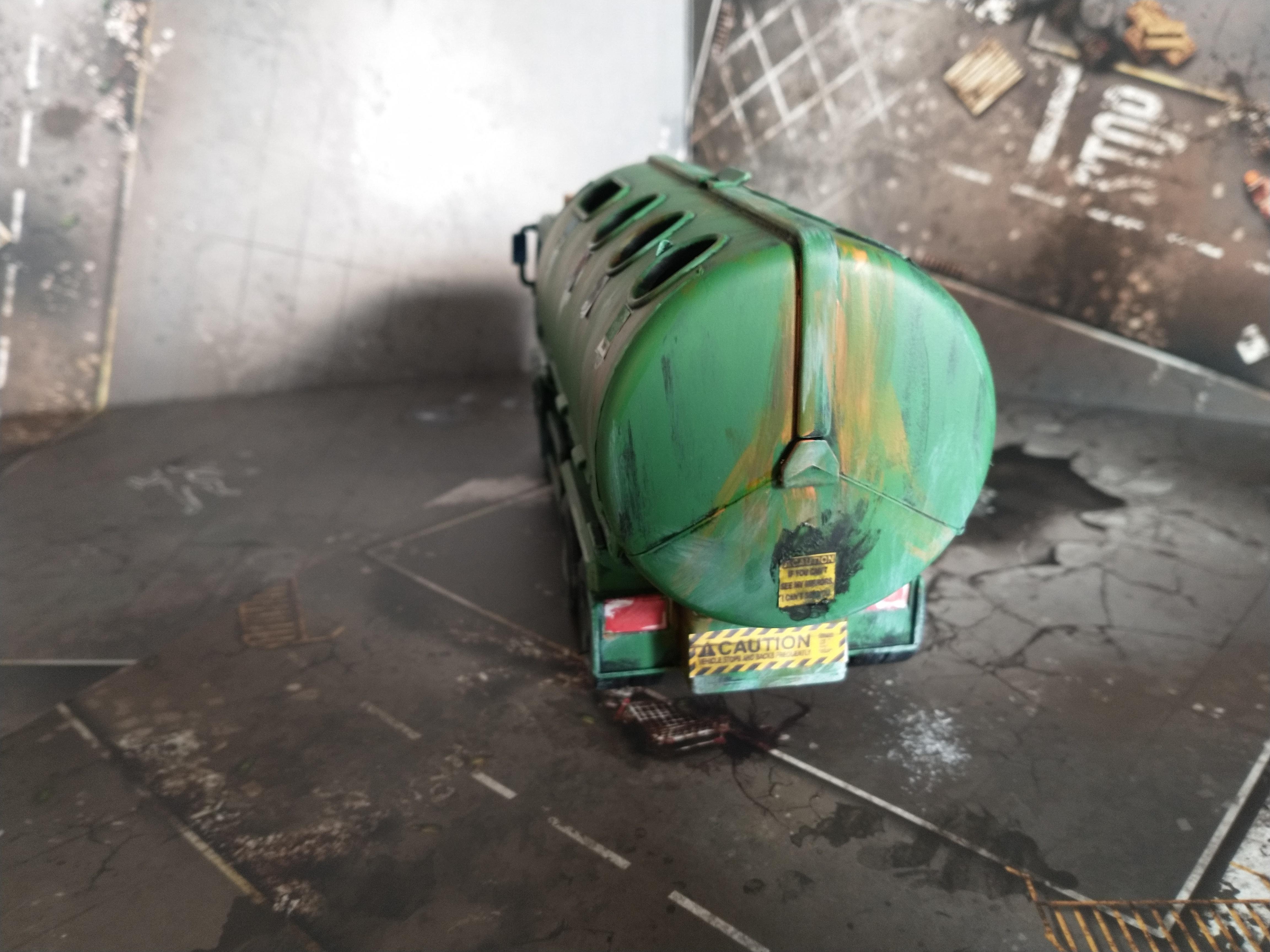 Caution: Truck reverse