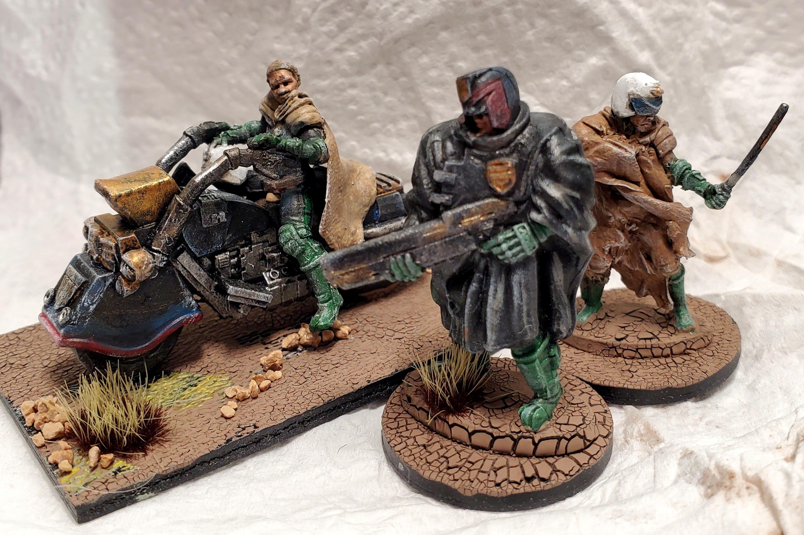 Desert, Dog, Dredd, Hot, Judge, Run