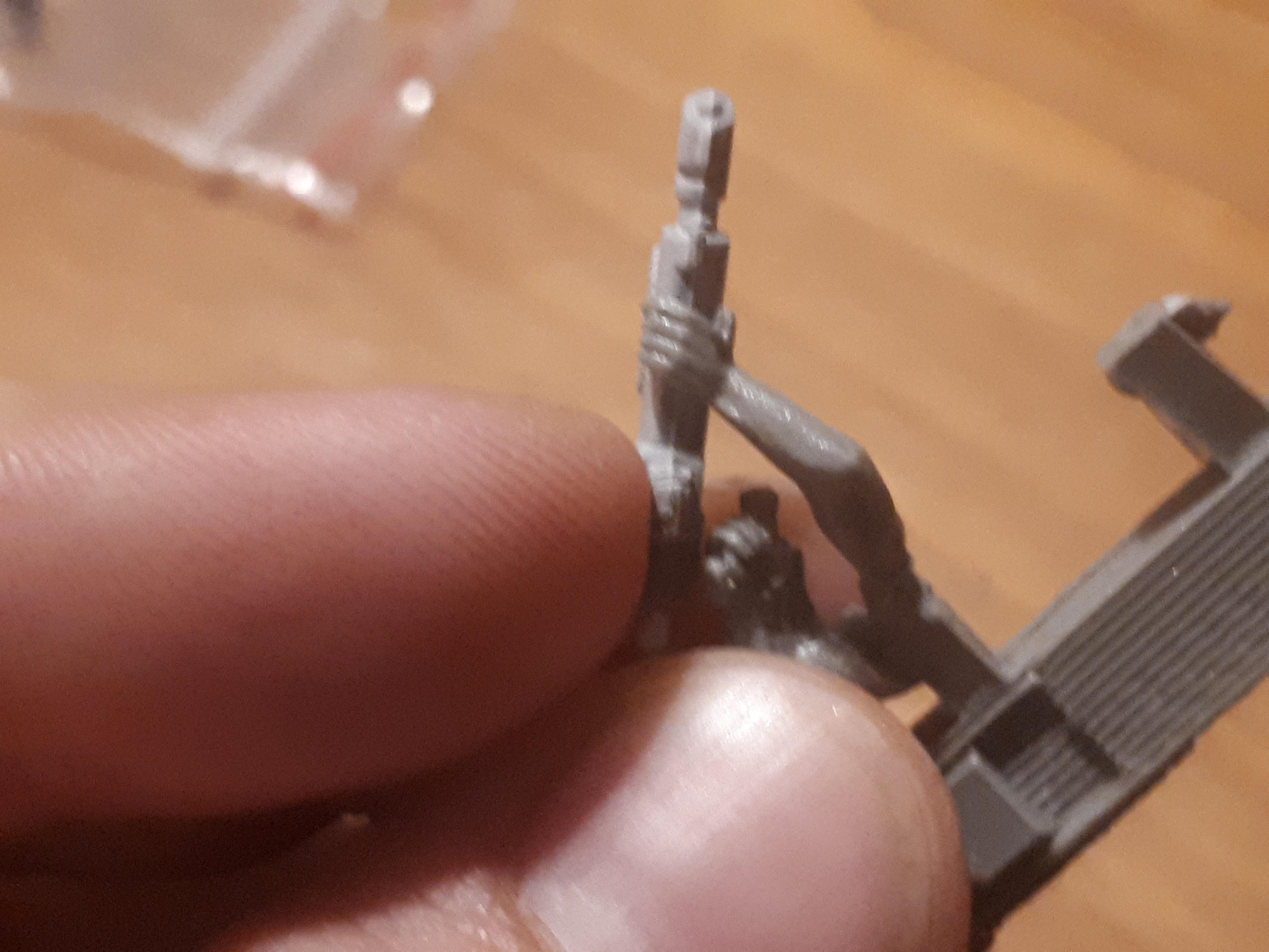 Victoria Miniatures, Victoria male arms, GW lasgun