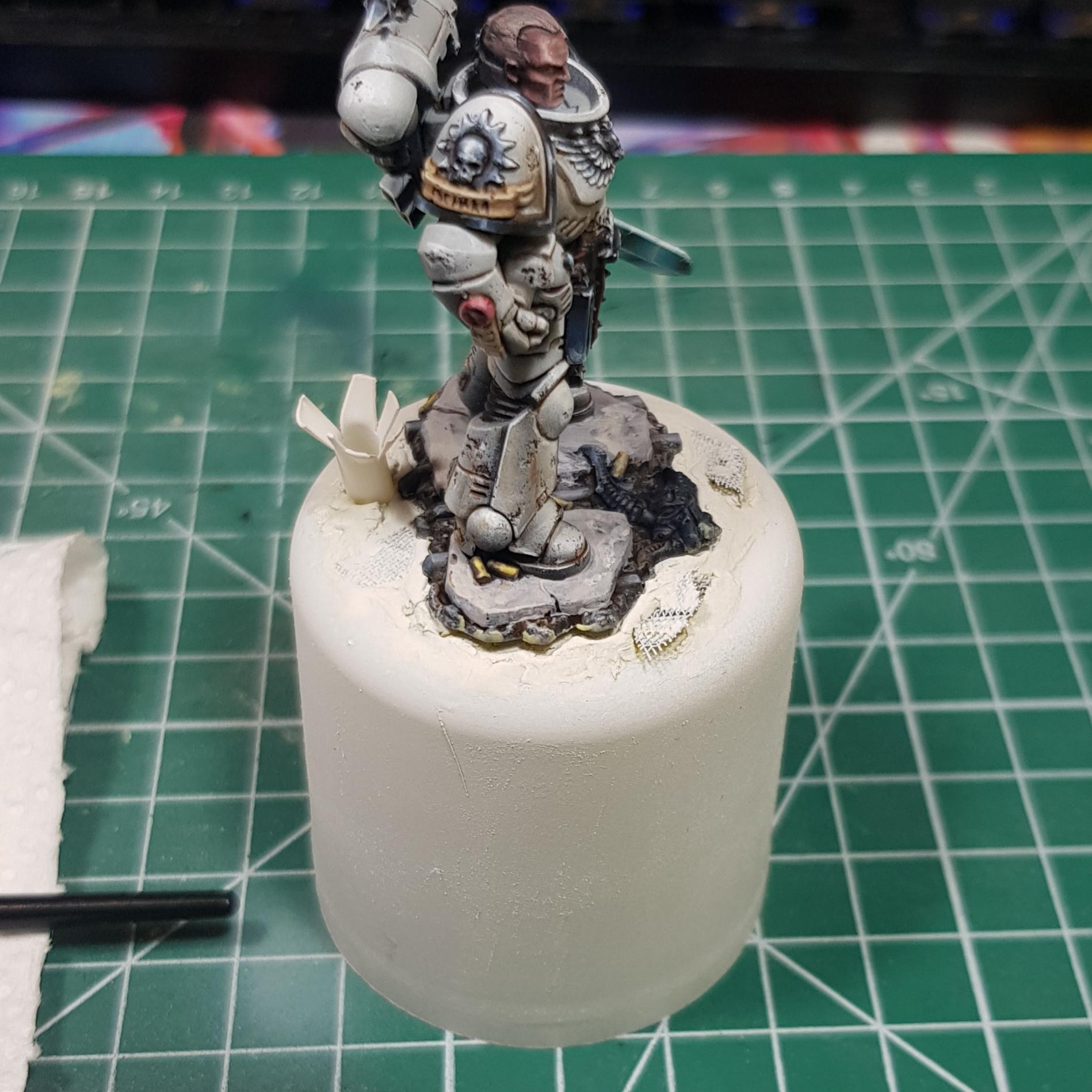 Plinth with marine