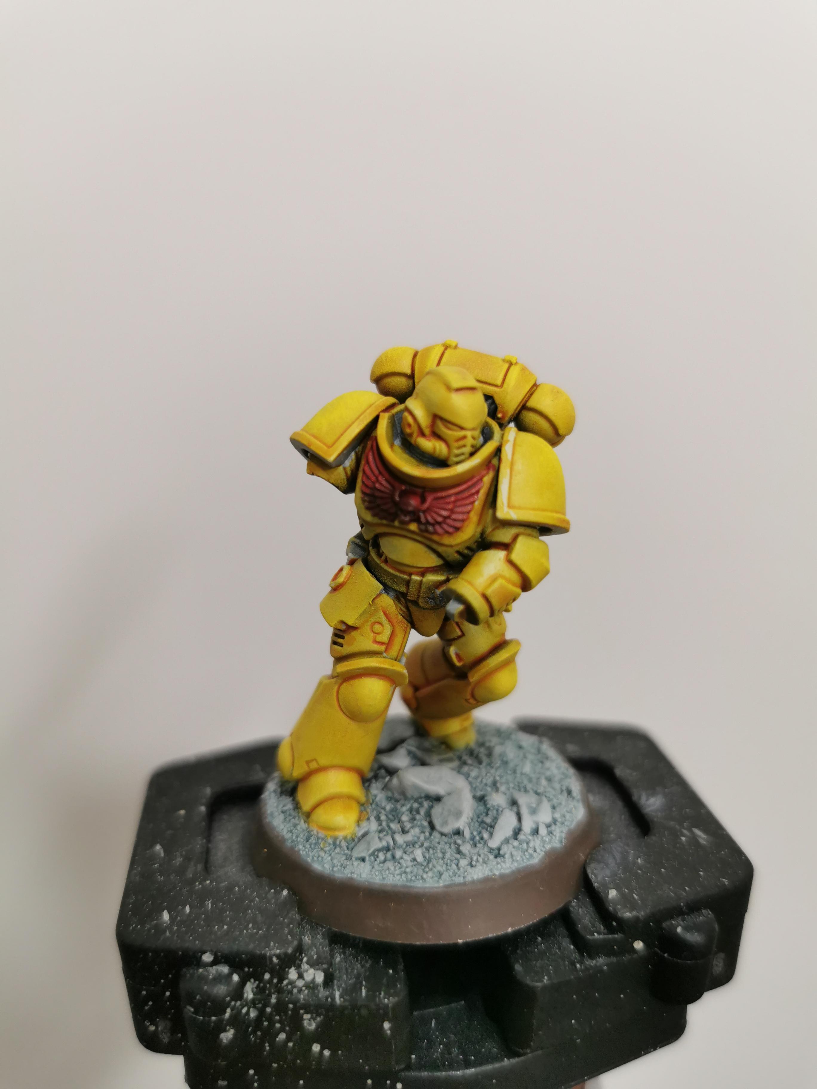 Contrast yellow test