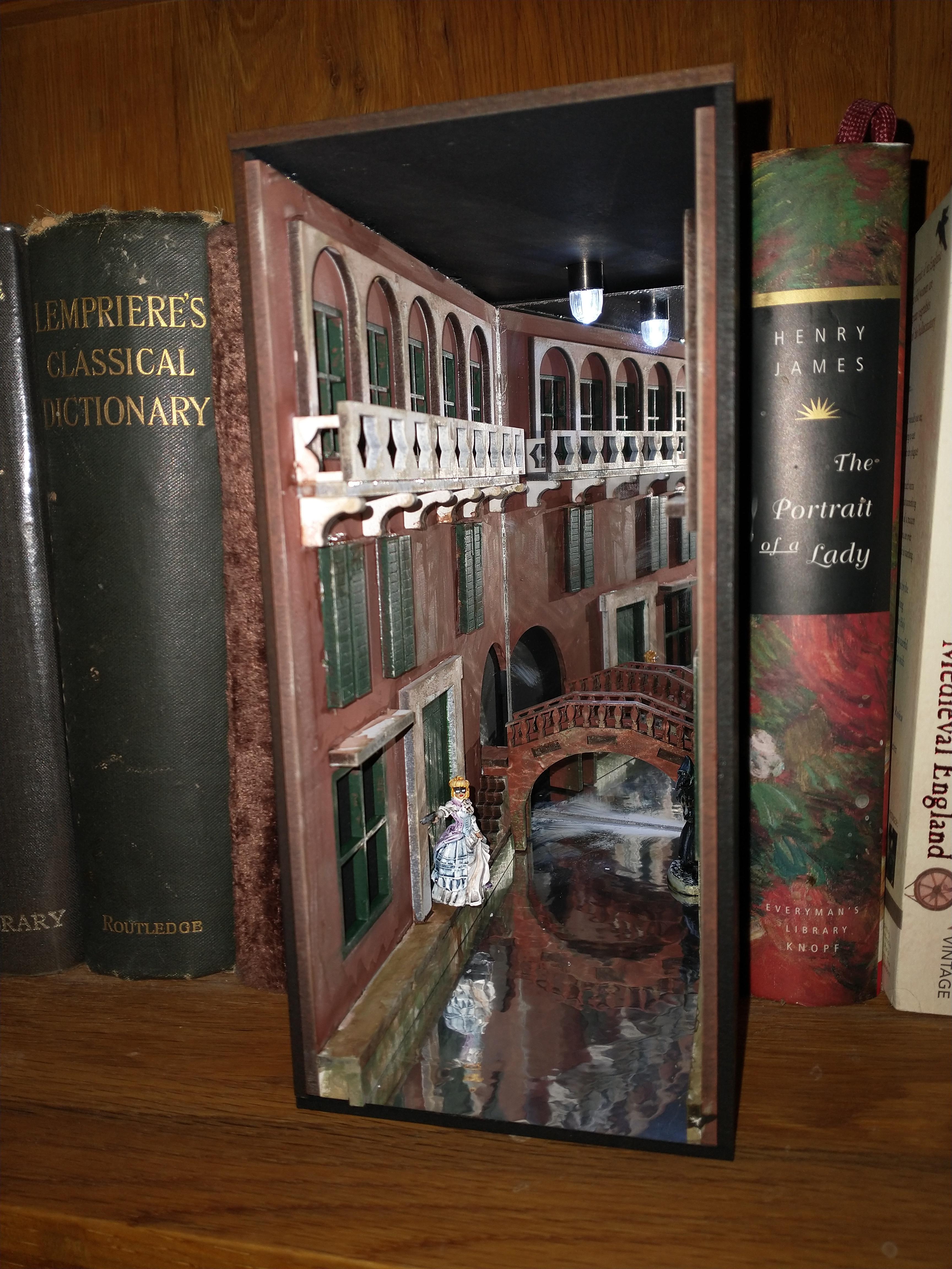 Book Nook, Carnevale, Venice