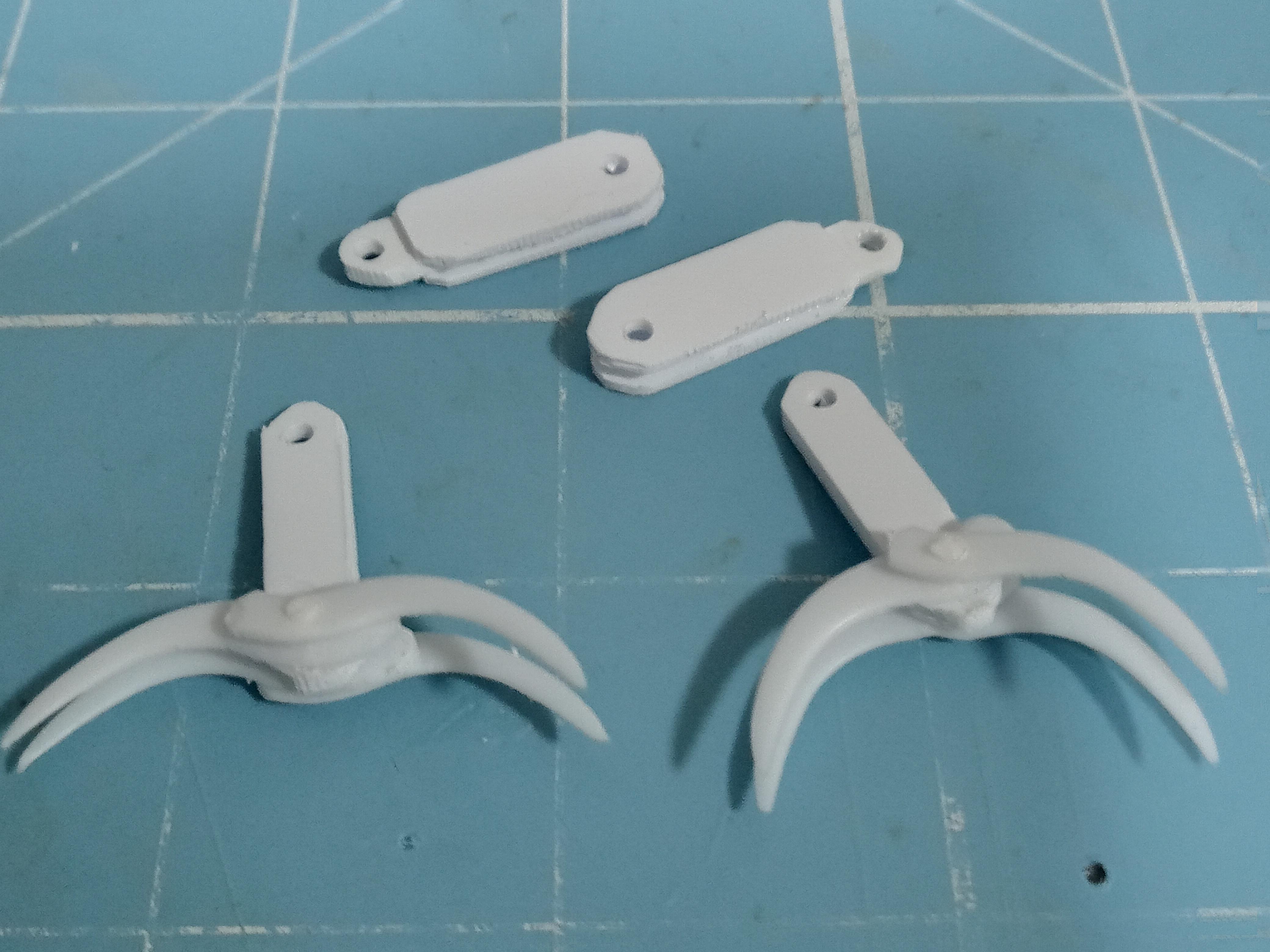 mech legs hinged and will be fleshed out (free hand cult carvings wiring etc green stuff)