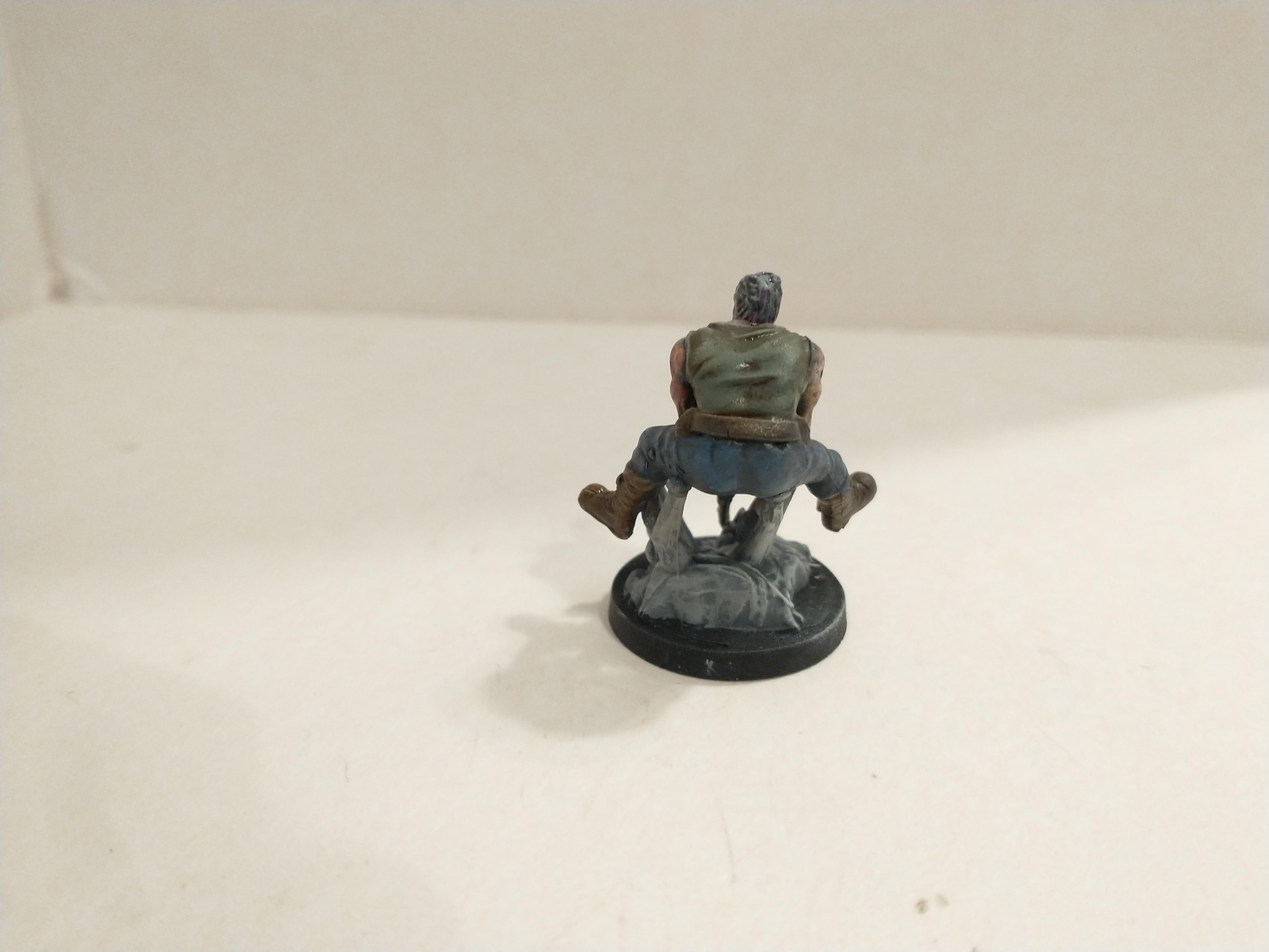 Hellboy, Ted Rogers rear