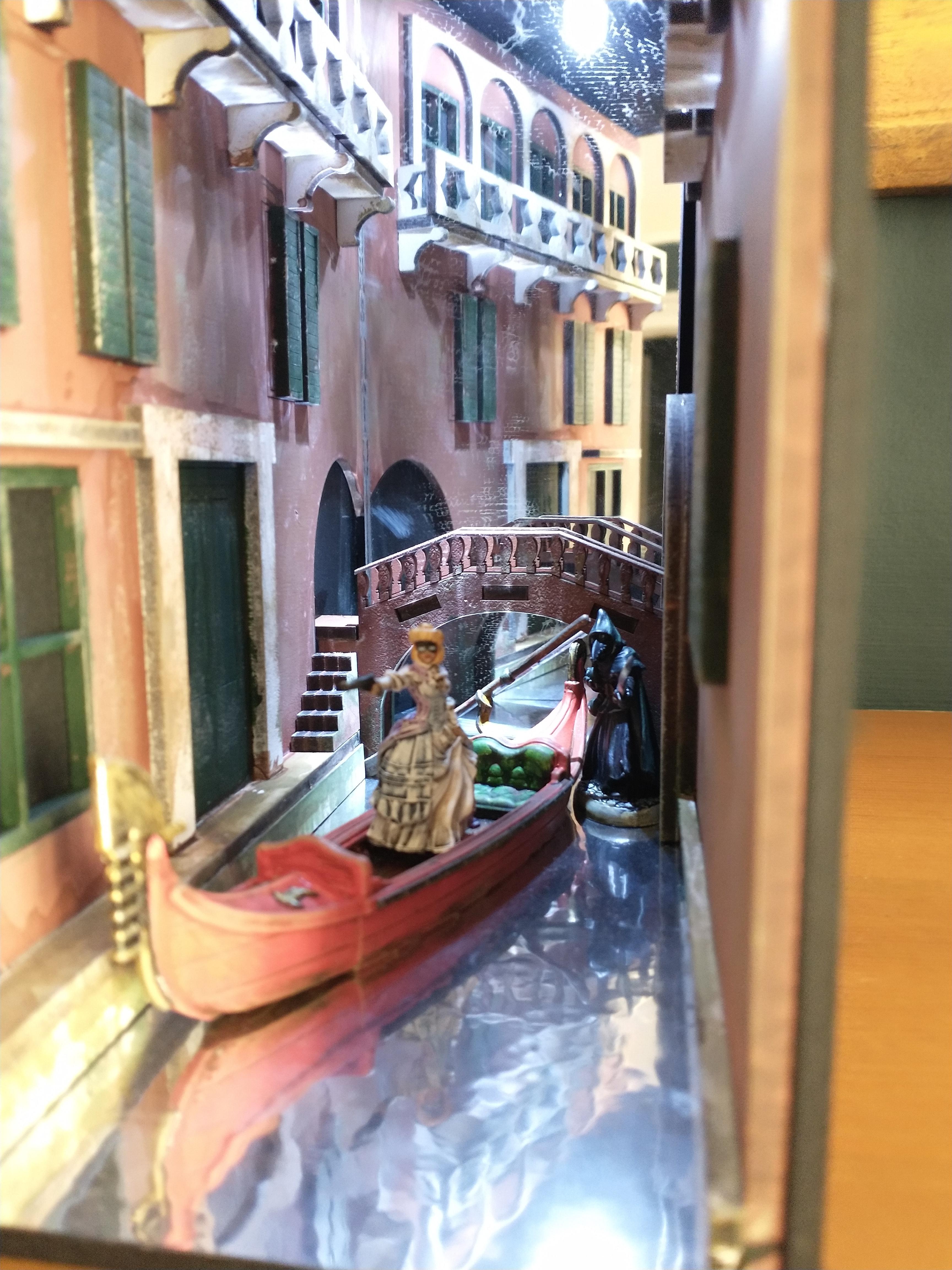 Carnevale Gondola in Book Nook