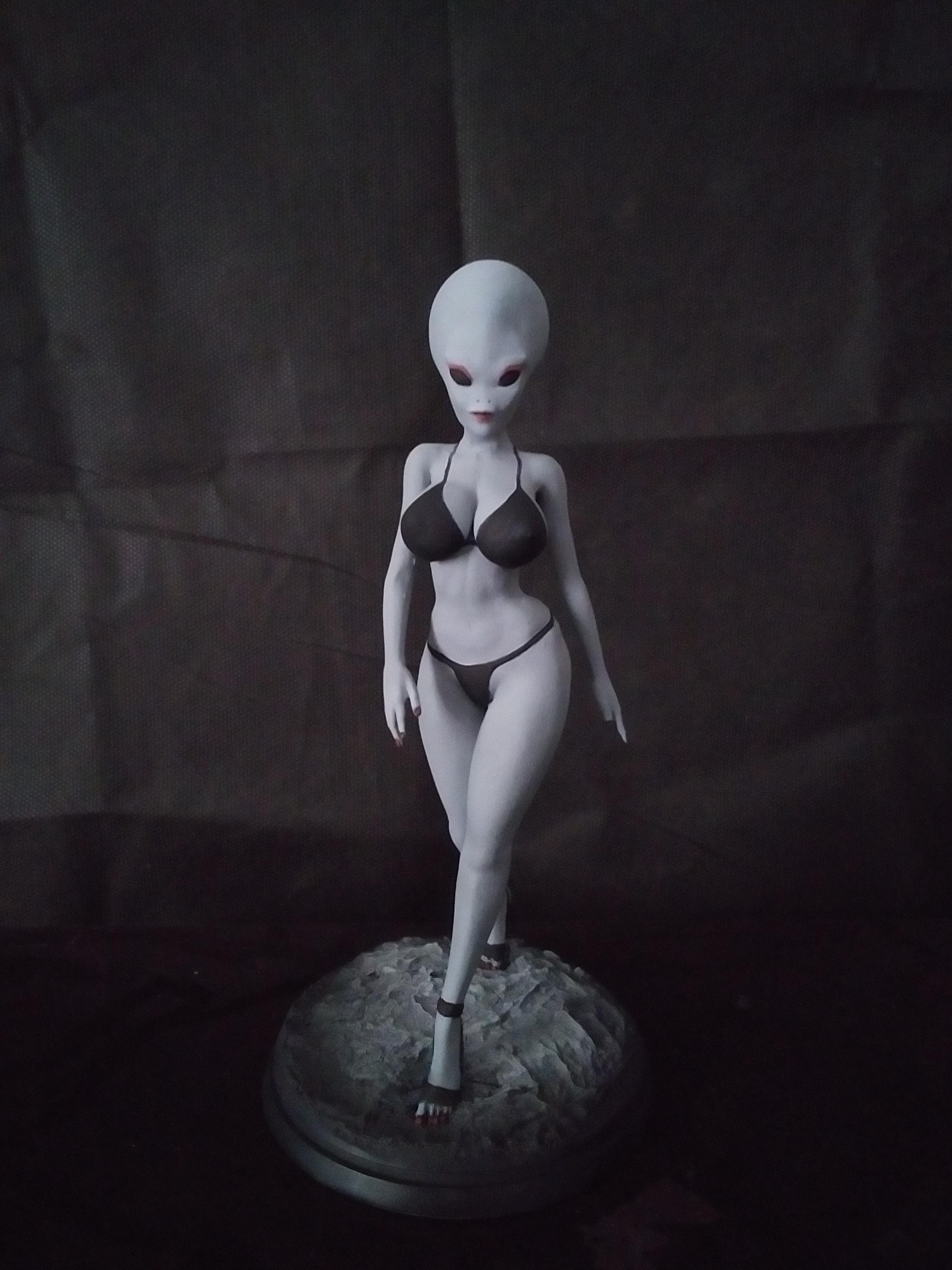 alien lady 