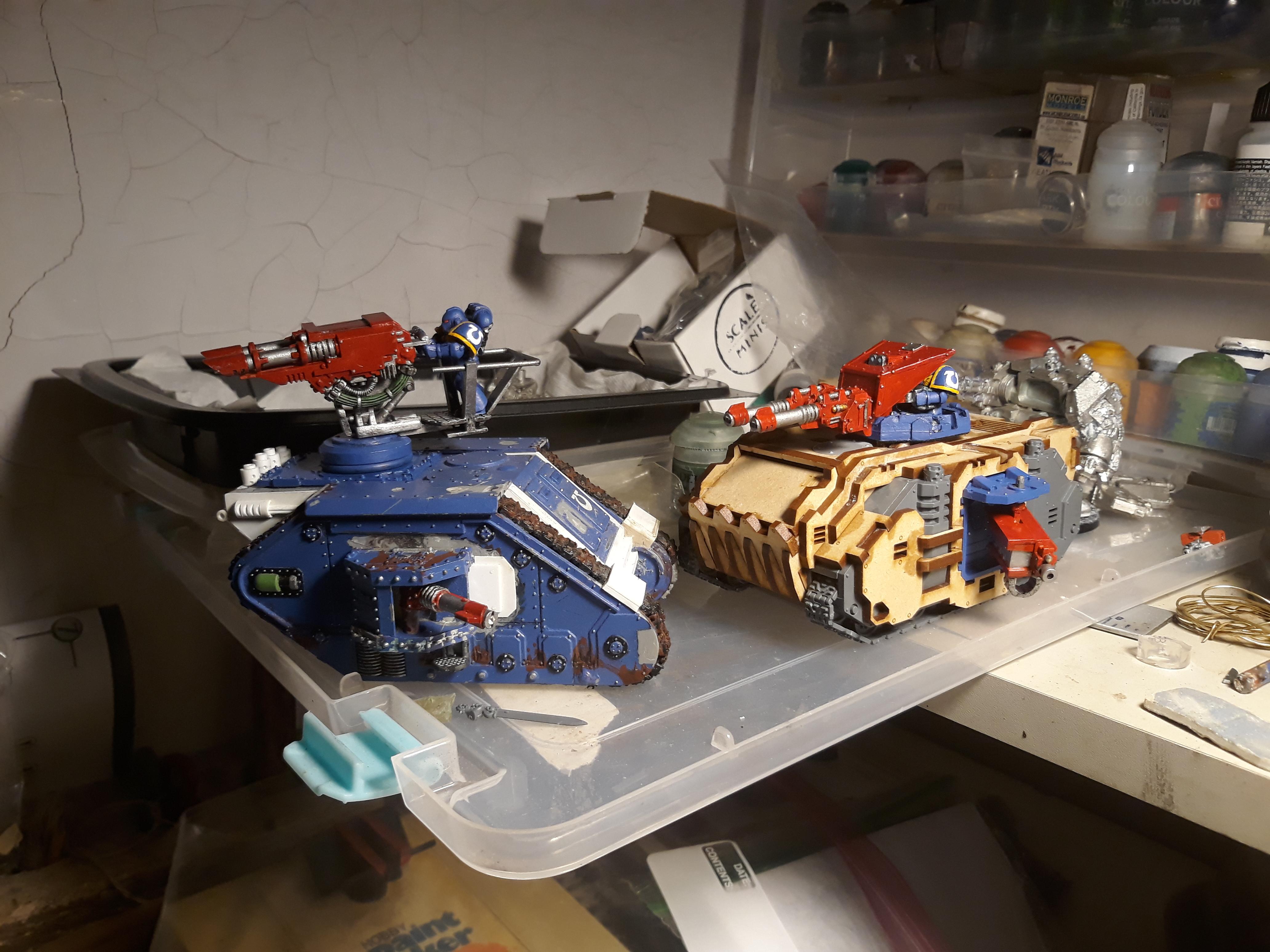 Cupola decision not yet final. I actually like the way the standard Predator cupola looks on the left tank