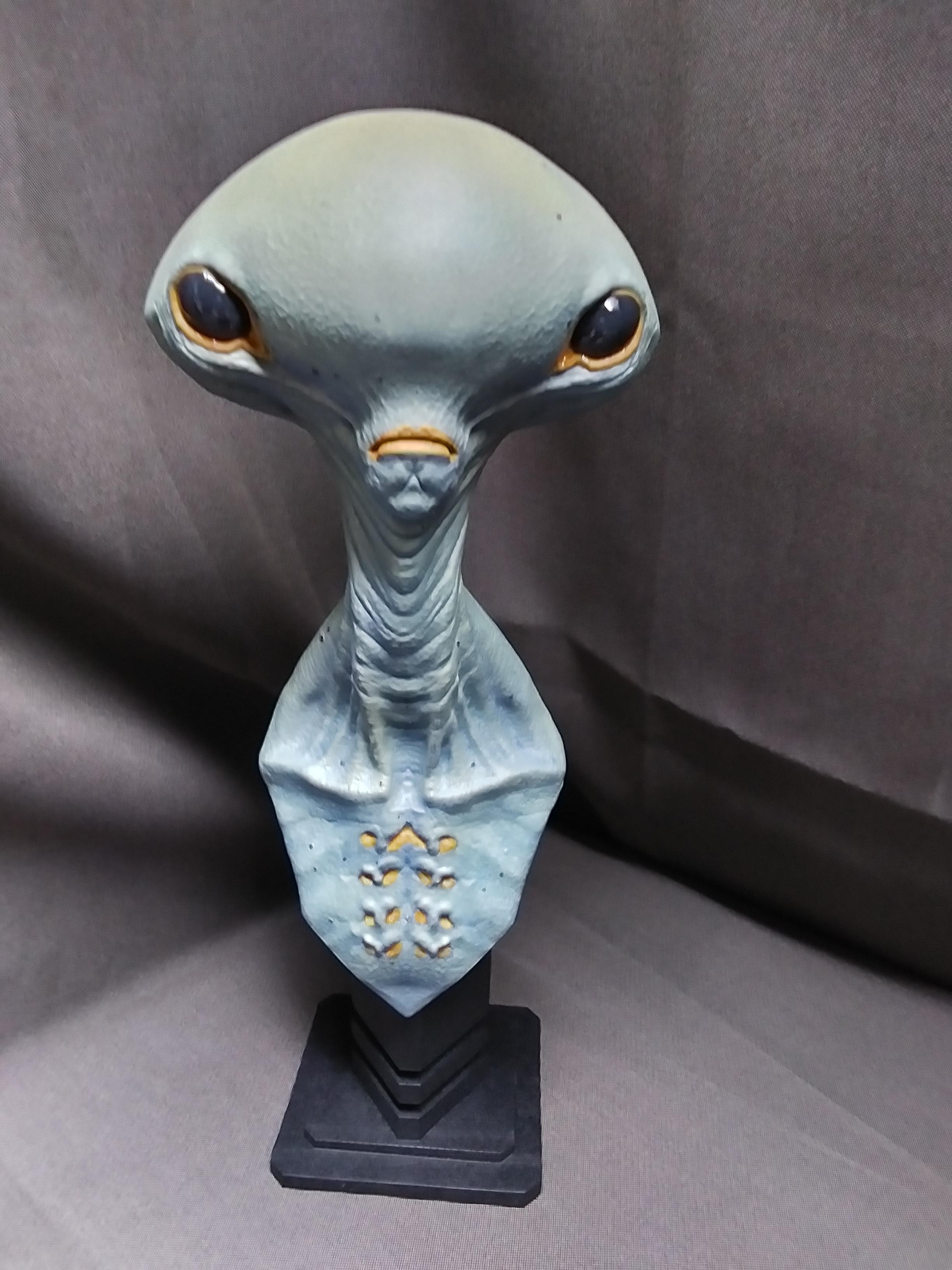 alien bust 2 -10 inches 