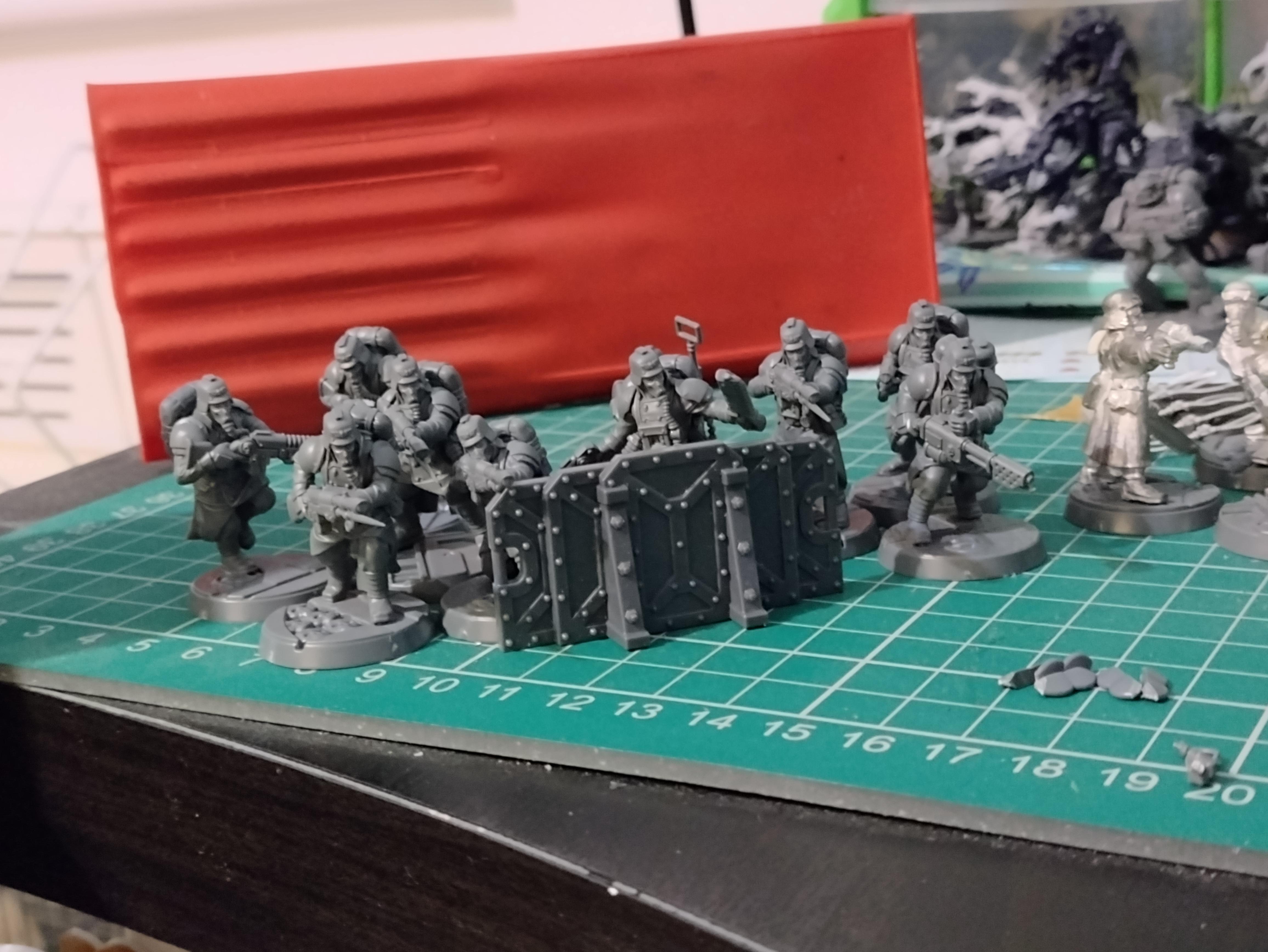 Death Korps of Krieg, Flamer, Guardsmen, Infantry Squad, Lasguns, Plastic, Unpainted