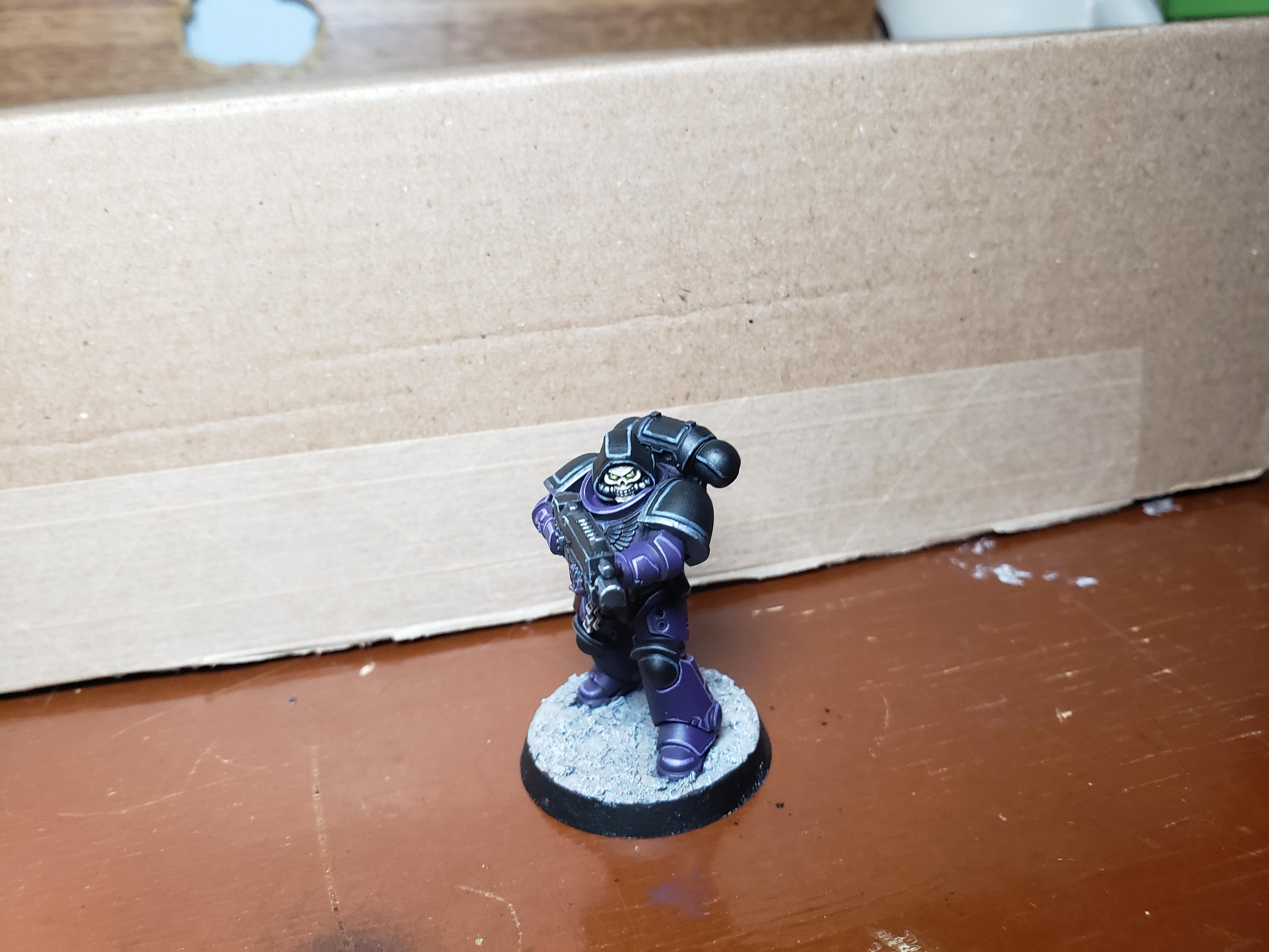 Mostly finished intercessor. Was going to go unhooded for basic marines, but the hoods don't fit in Gravis Armour. So here we are. Love it