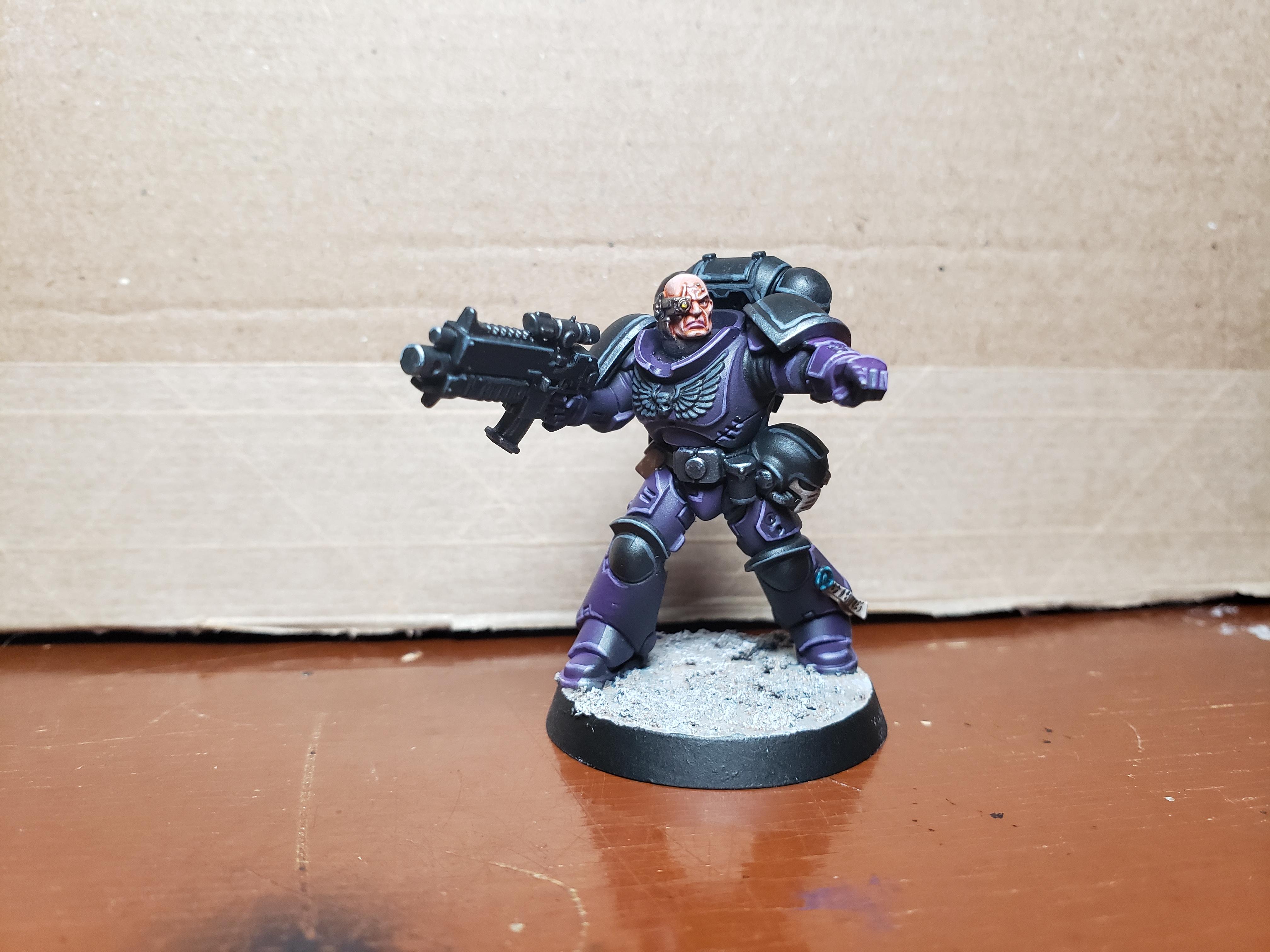 Since the models I have are second hand, unfortunately there is no grenadier model. So now he is. Painted this head almost a year ago, thought it was a good time to use it