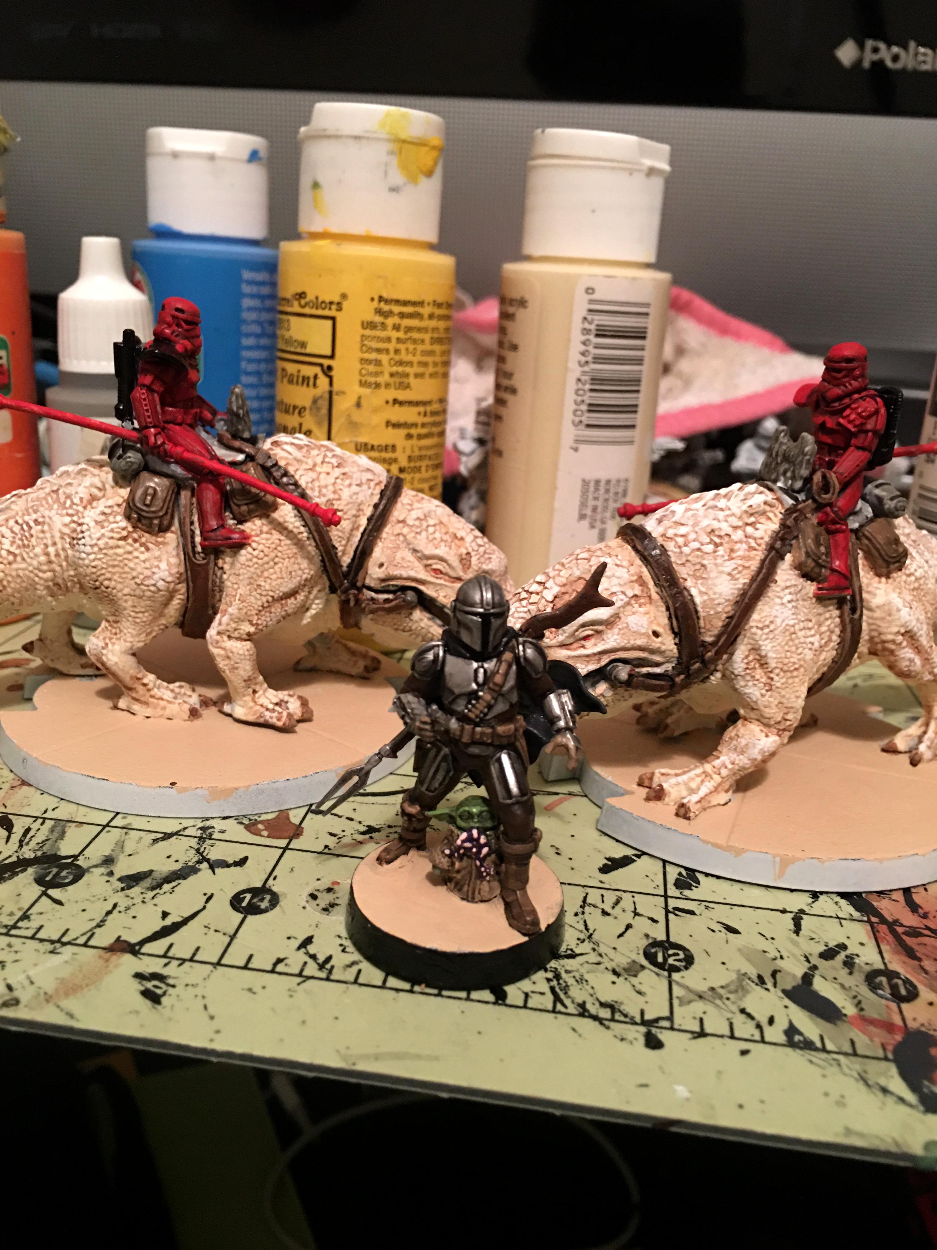 Albino Dewbacks w/ Din Djarin