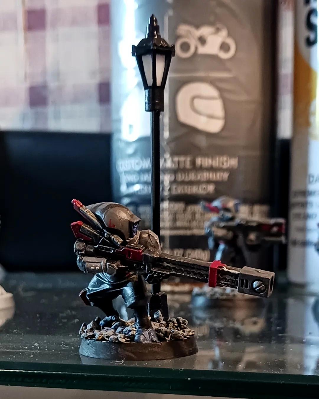 pathfinder with street light