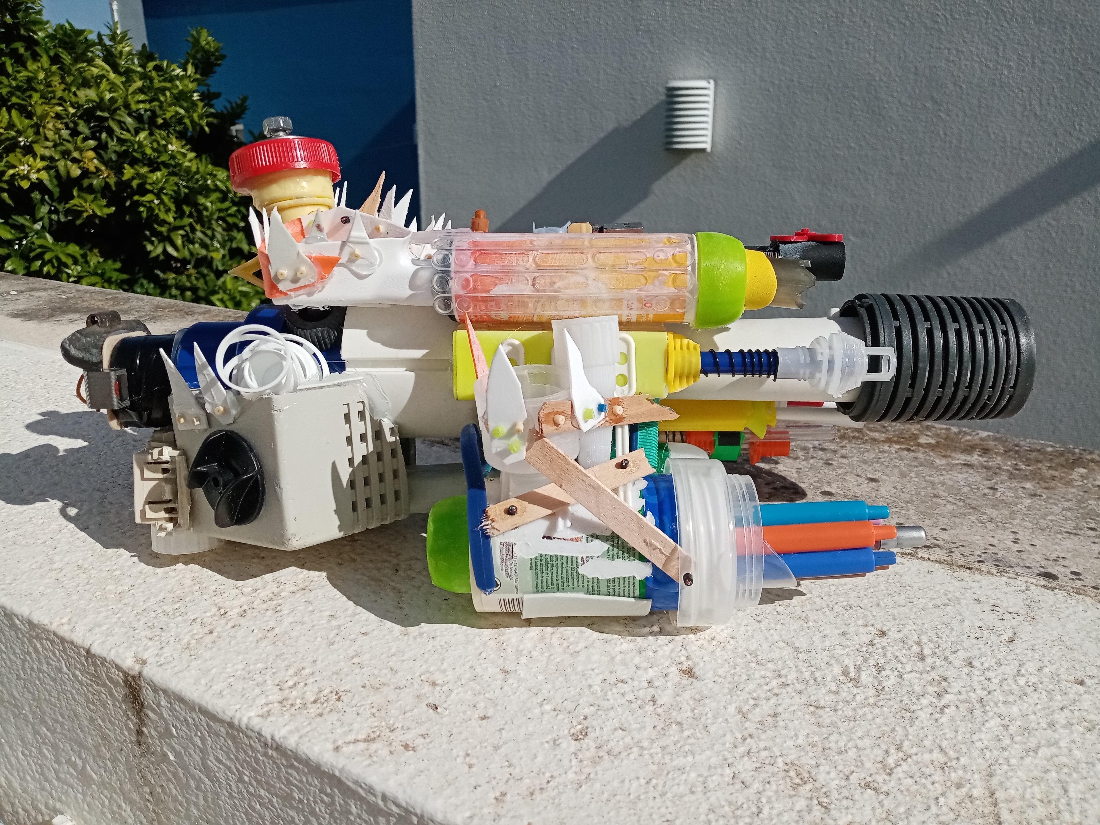 weapon (right)