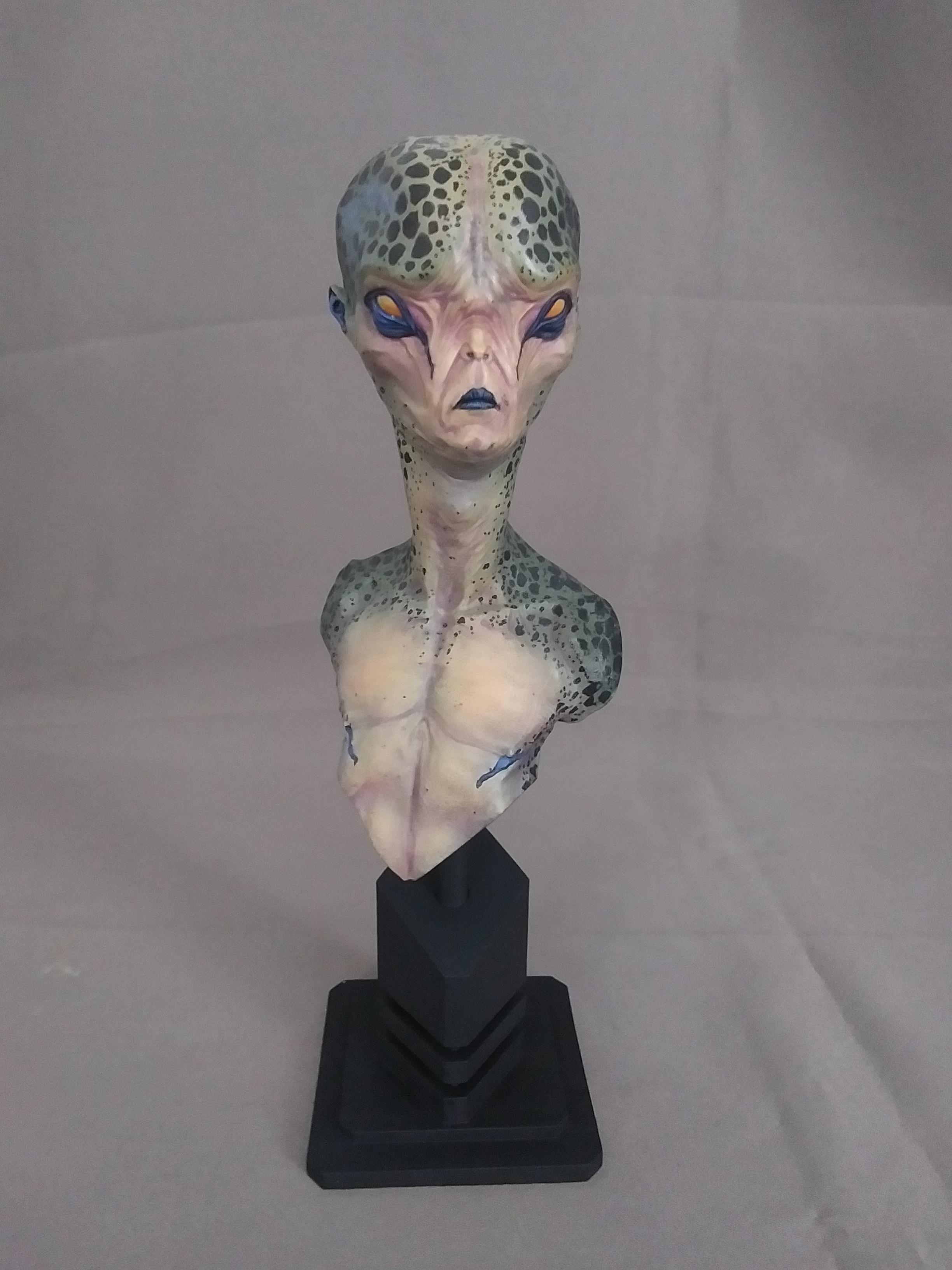 alien bust