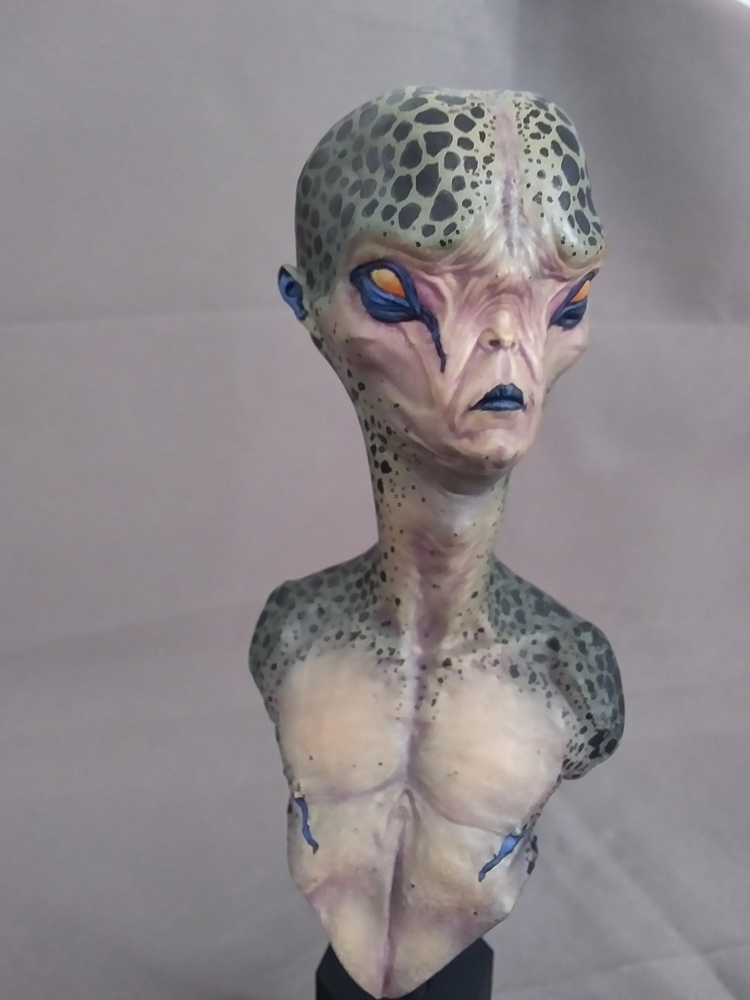 alien bust