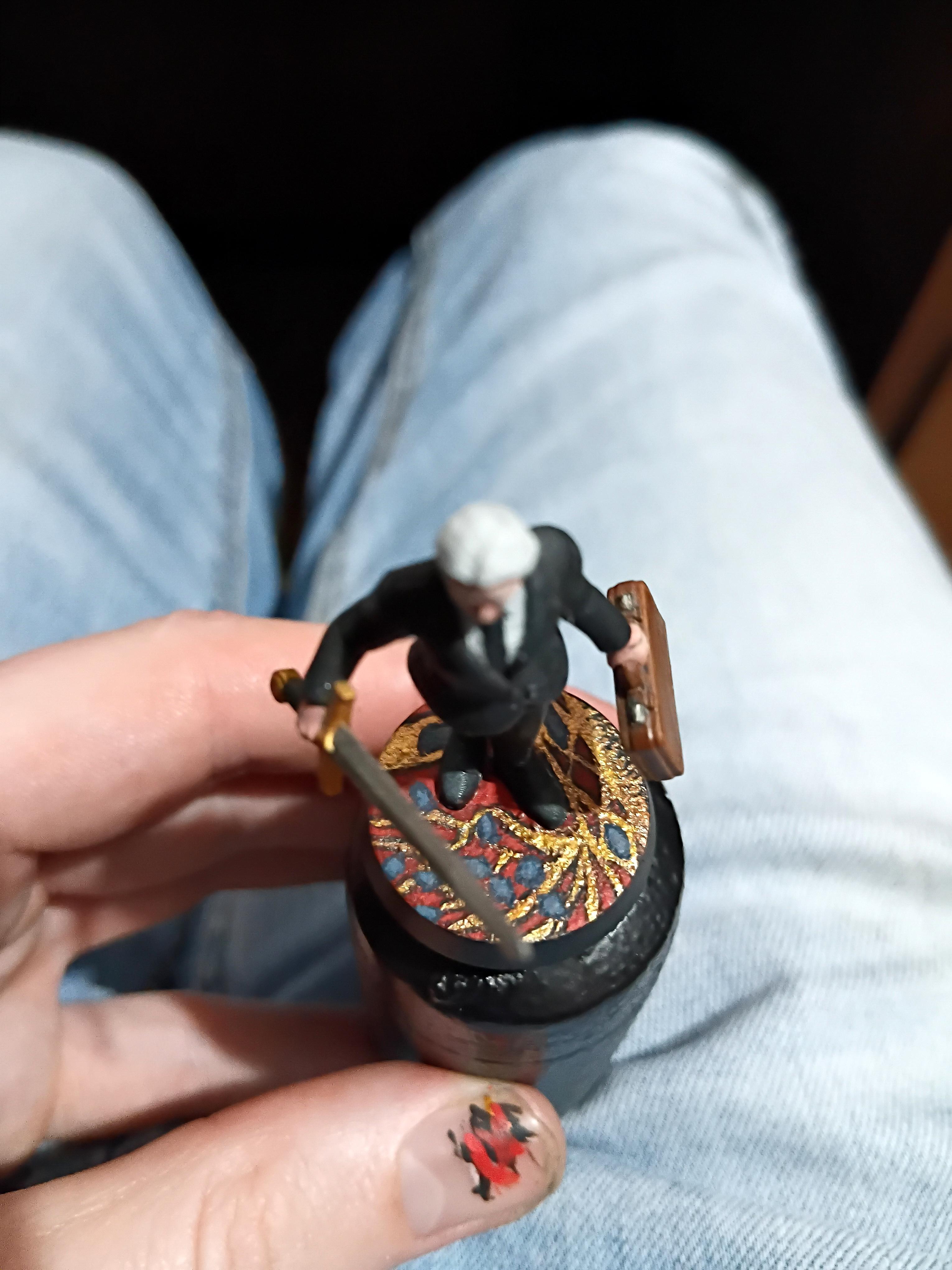 Arken, Badass, Bureaucrat, Carpet, Diesel Punk, Former King, Freehand, Freehanding, Head Hunter, King Prince, Leader, Mini, Miniature, Persian Carpet, Royalty, Swordsman, The Angaran Chronicles, White Hair