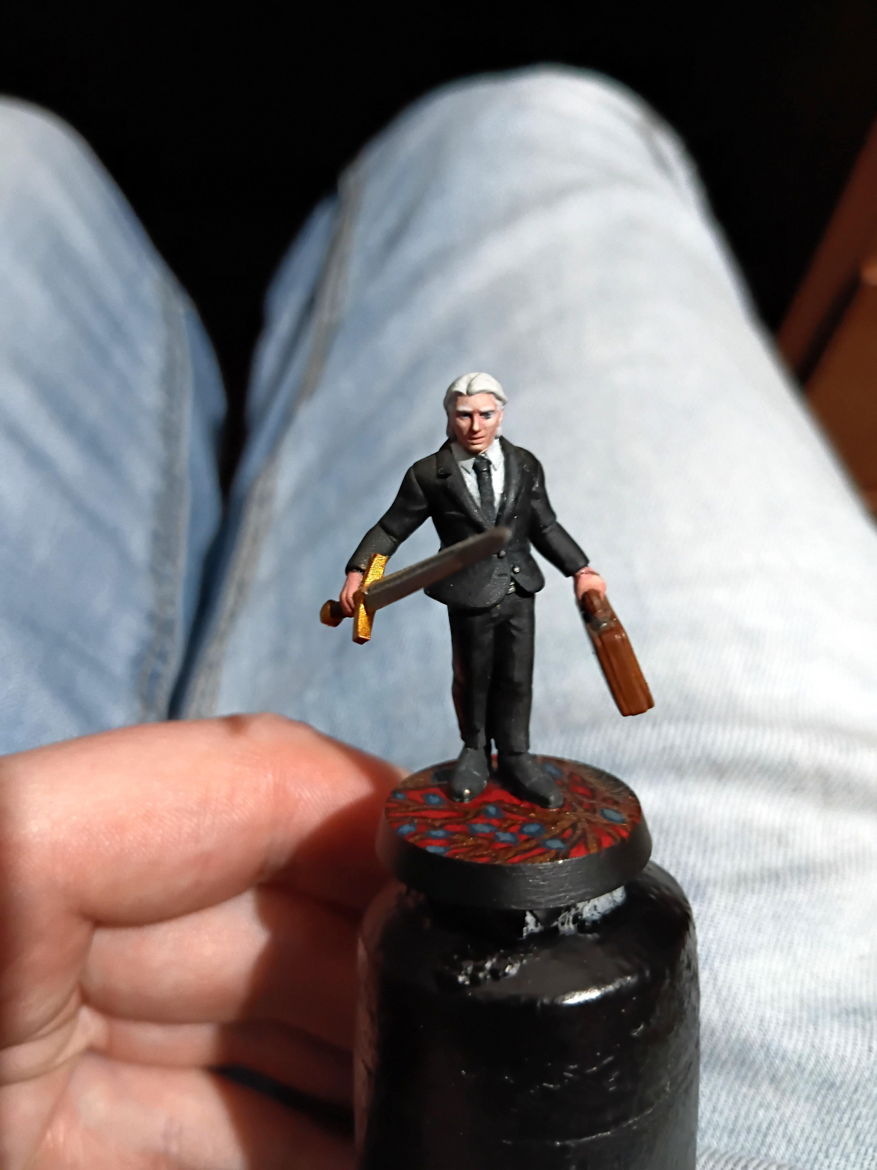 Arken, Badass, Bureaucrat, Carpet, Diesel Punk, Former King, Freehand, Freehanding, Head Hunter, King Prince, Lawyer, Leader, Mini, Miniature, Persian Carpet, Royalty, Suit, Swordsman, The Angaran Chronicles, White Hair