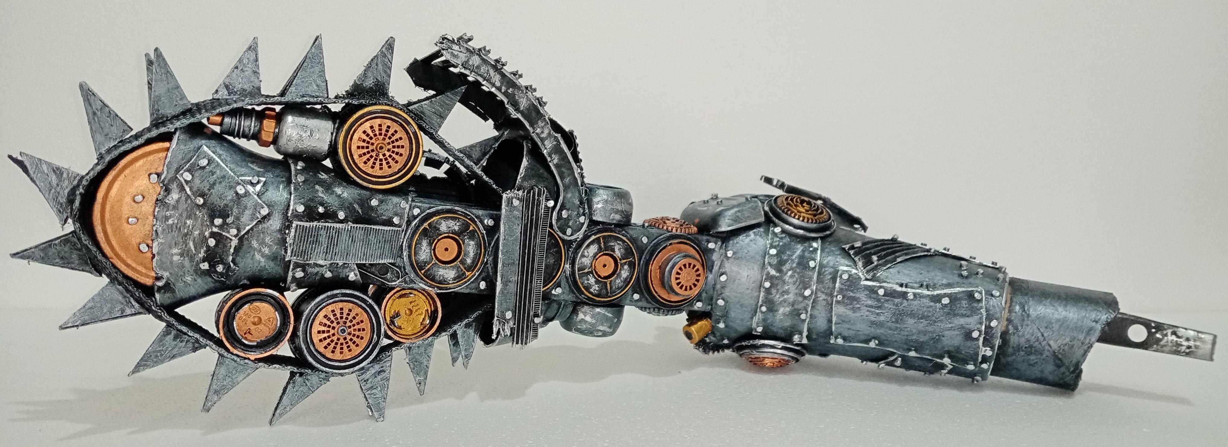 chainsaw_interior side