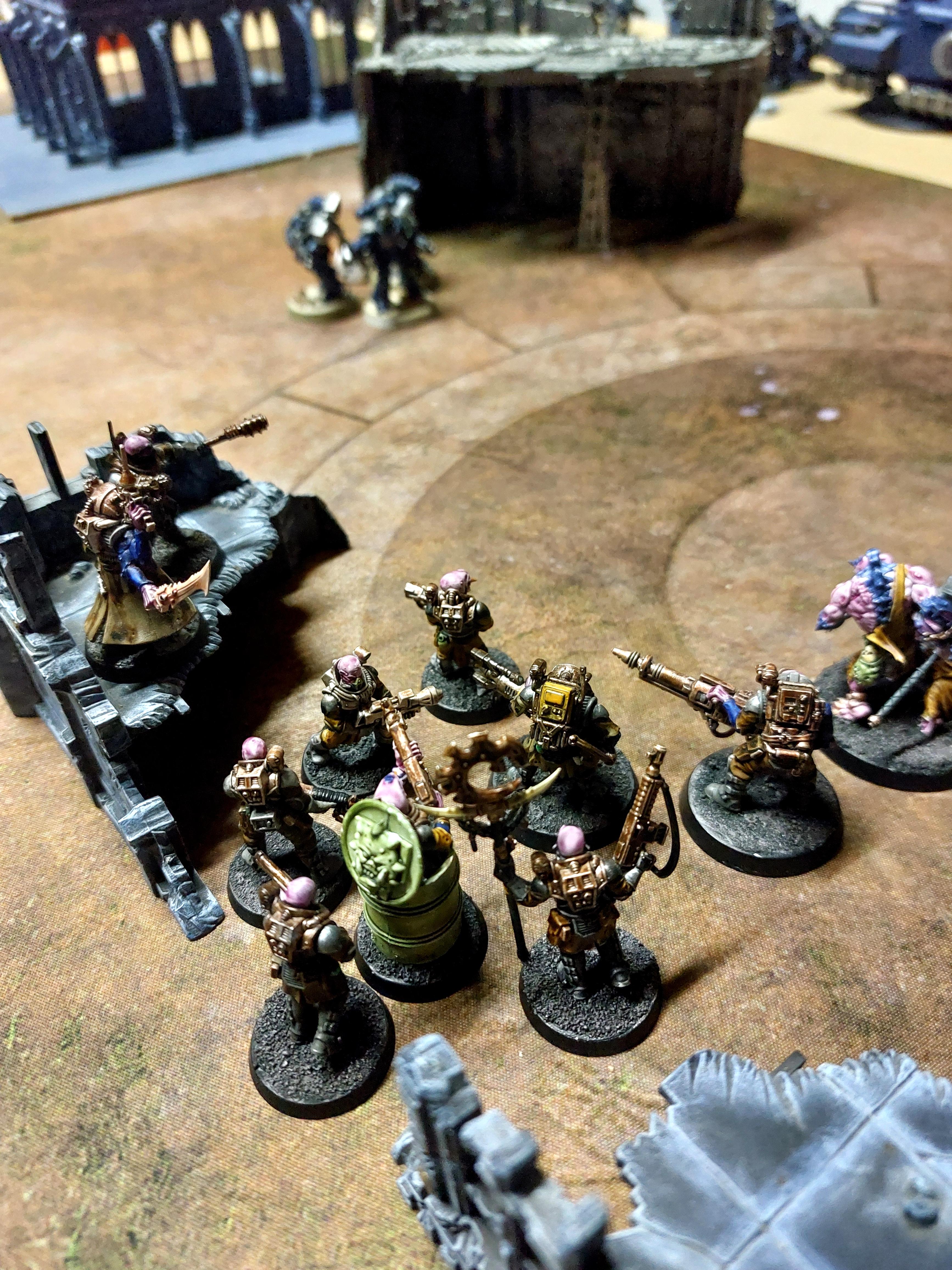 Warhammer 40,000, GSC VS Adeptus Astartes. 