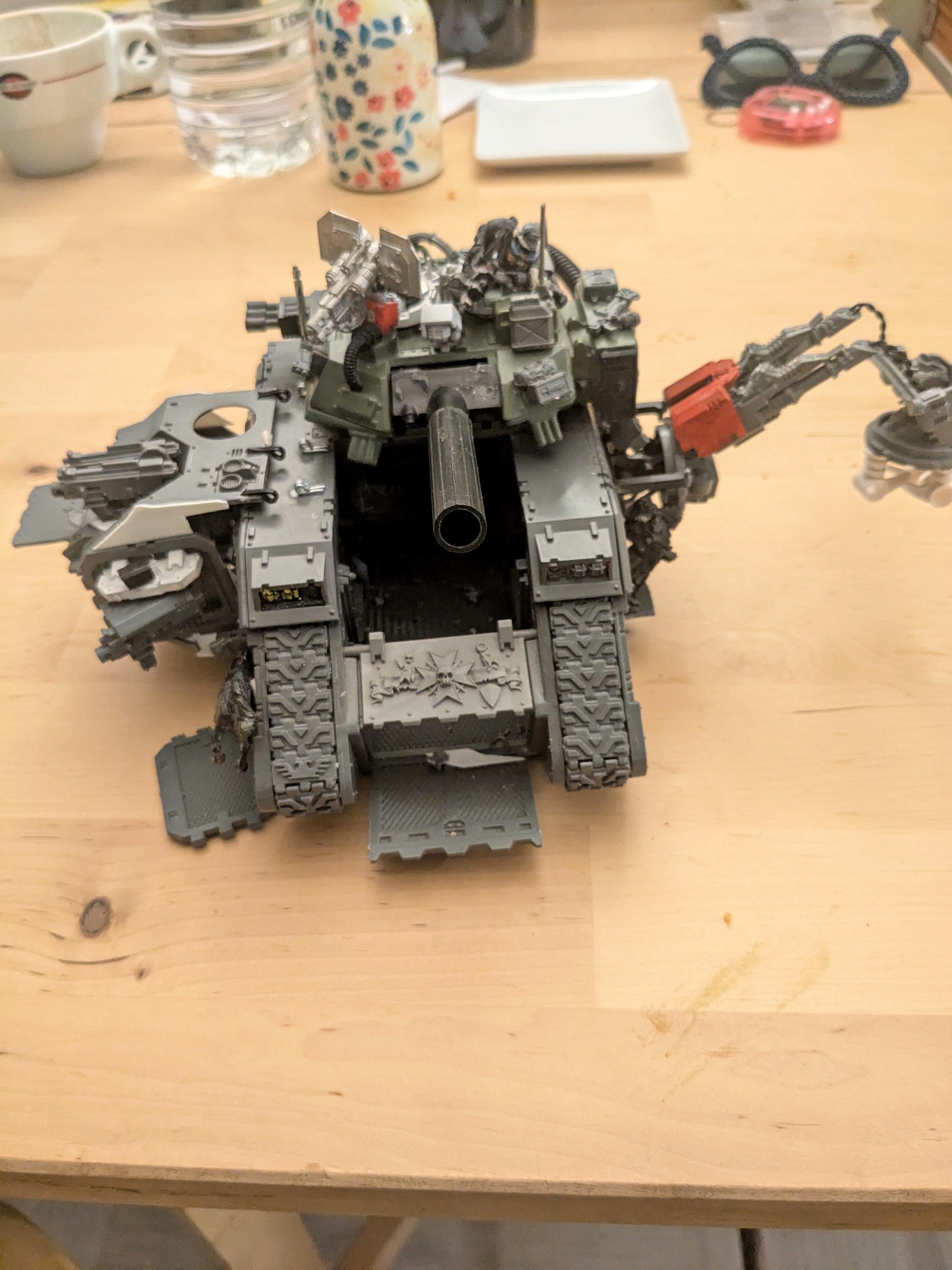 Land raider Reclamator front