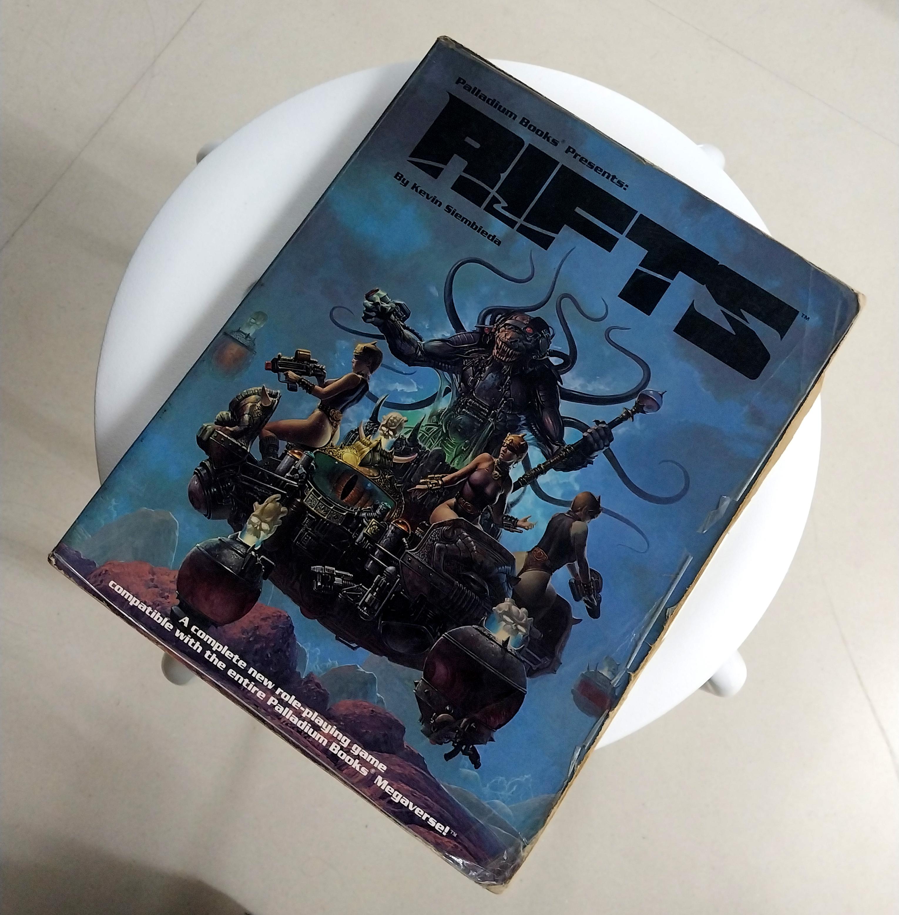Cover, Retro Review, Rifts