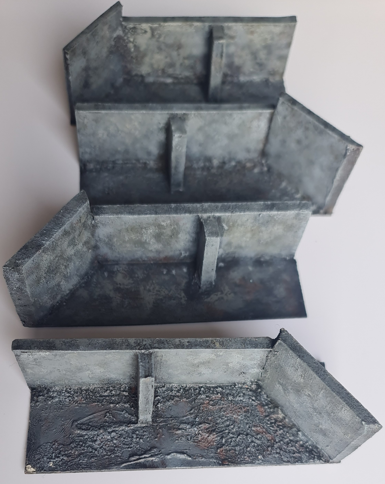 Simple concrete walls 1