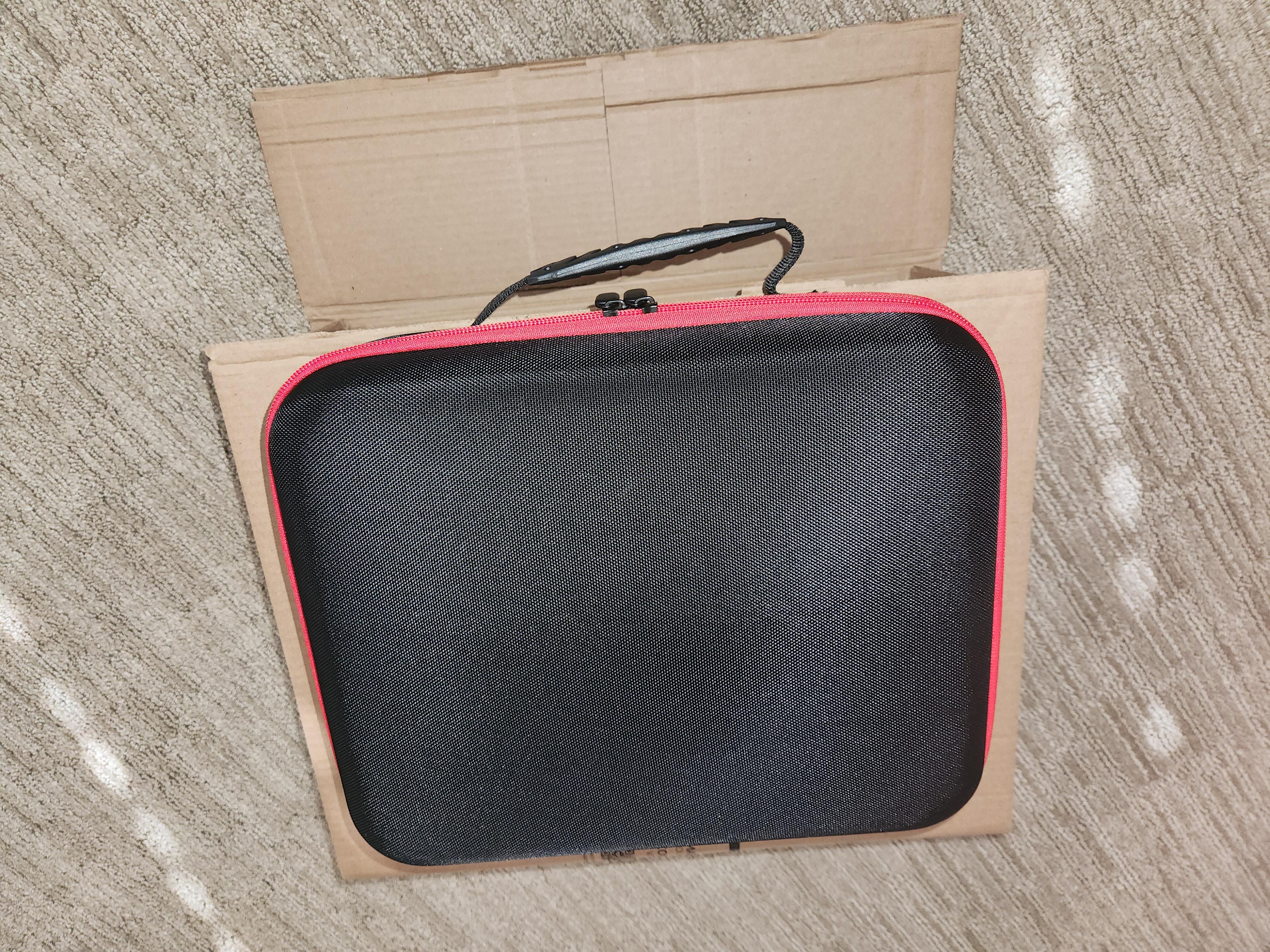 2. Exterior view of Storage Case