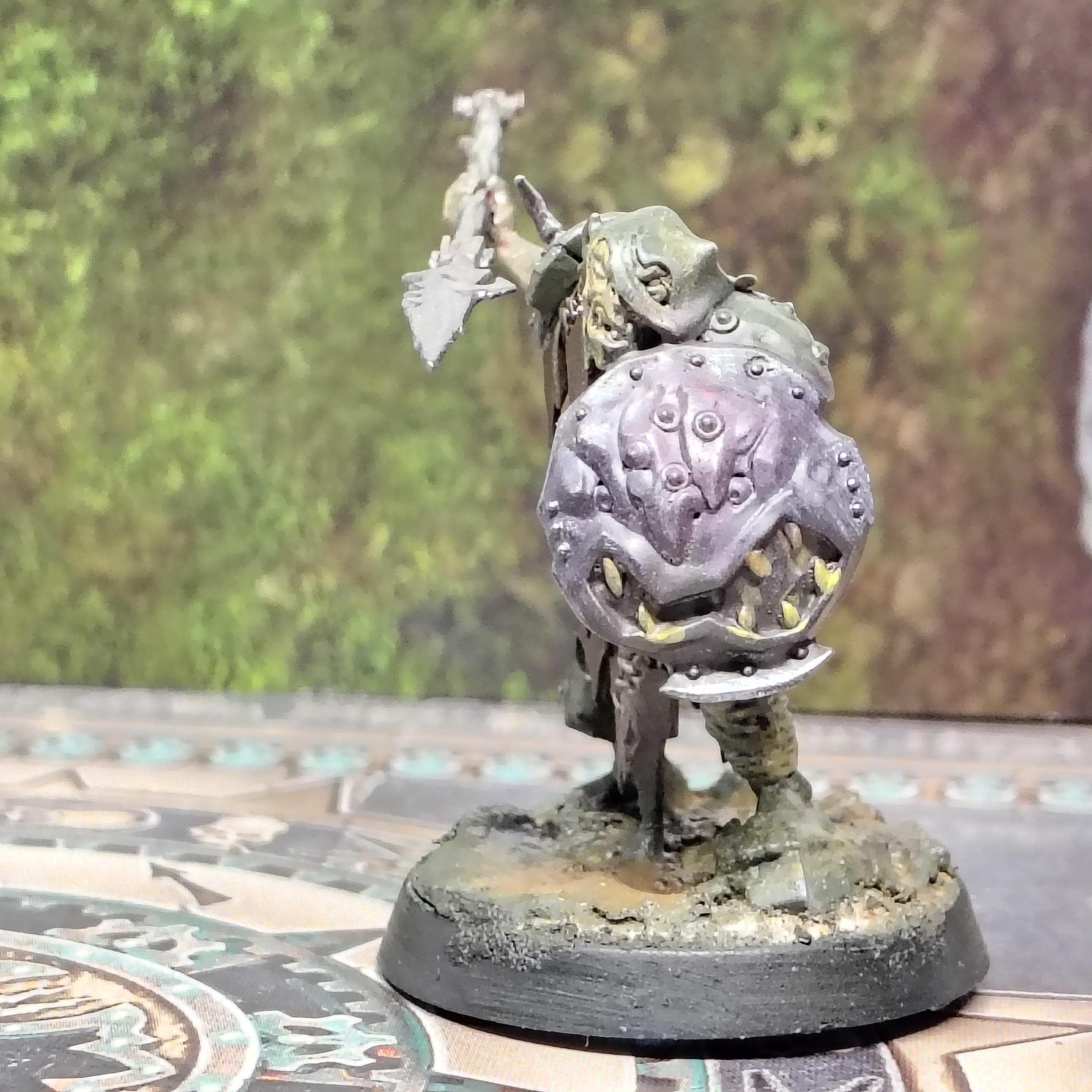 GW these guys need hand weapons also. 