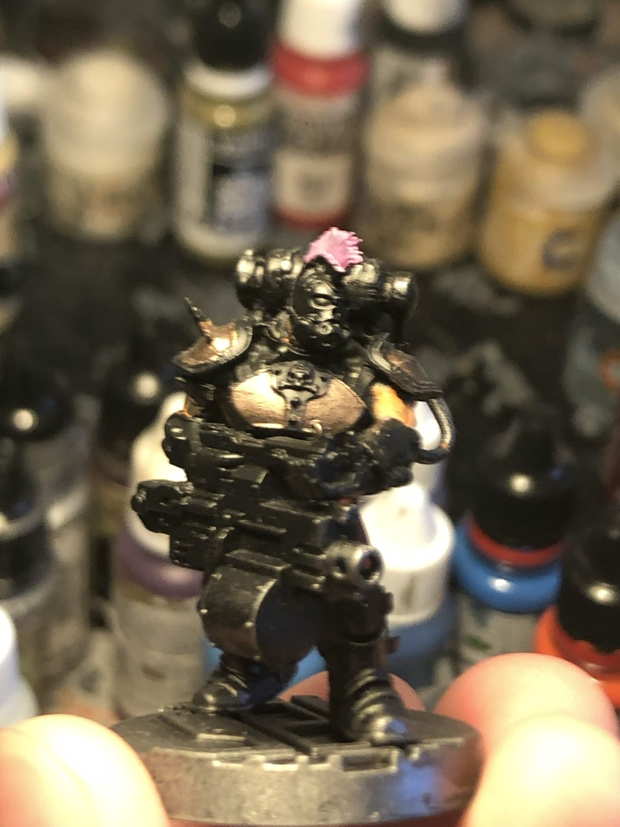Bolter, Boltgun, Champion, Chemicals, Conversion, Gang, Gas Mask, Goliath, Goliath Gang, Heavy Bolter, House Goliath, Kitbash, Mask, Mohawk, Necromunda, Pink, Spike, Tank, Wire